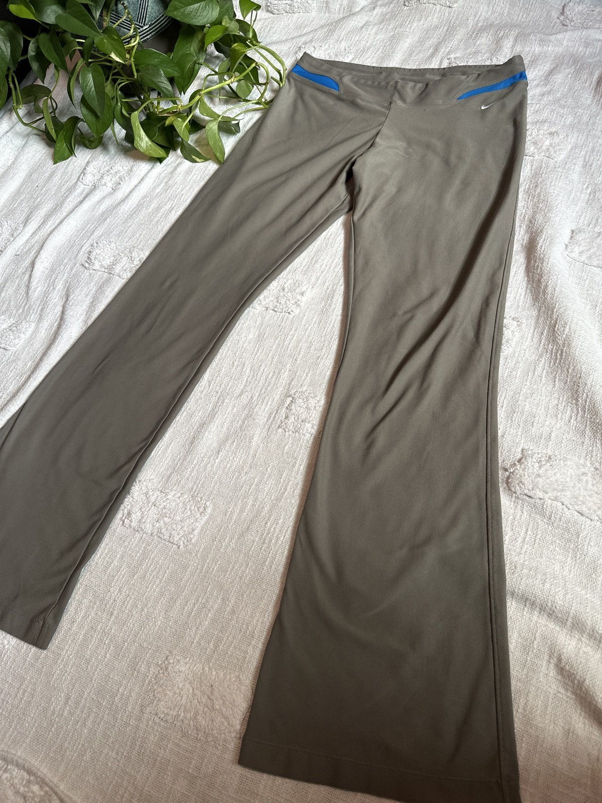 Nike Vintage Nike Yoga Pants Size 30" / US 8 / IT 44 - 4 Thumbnail