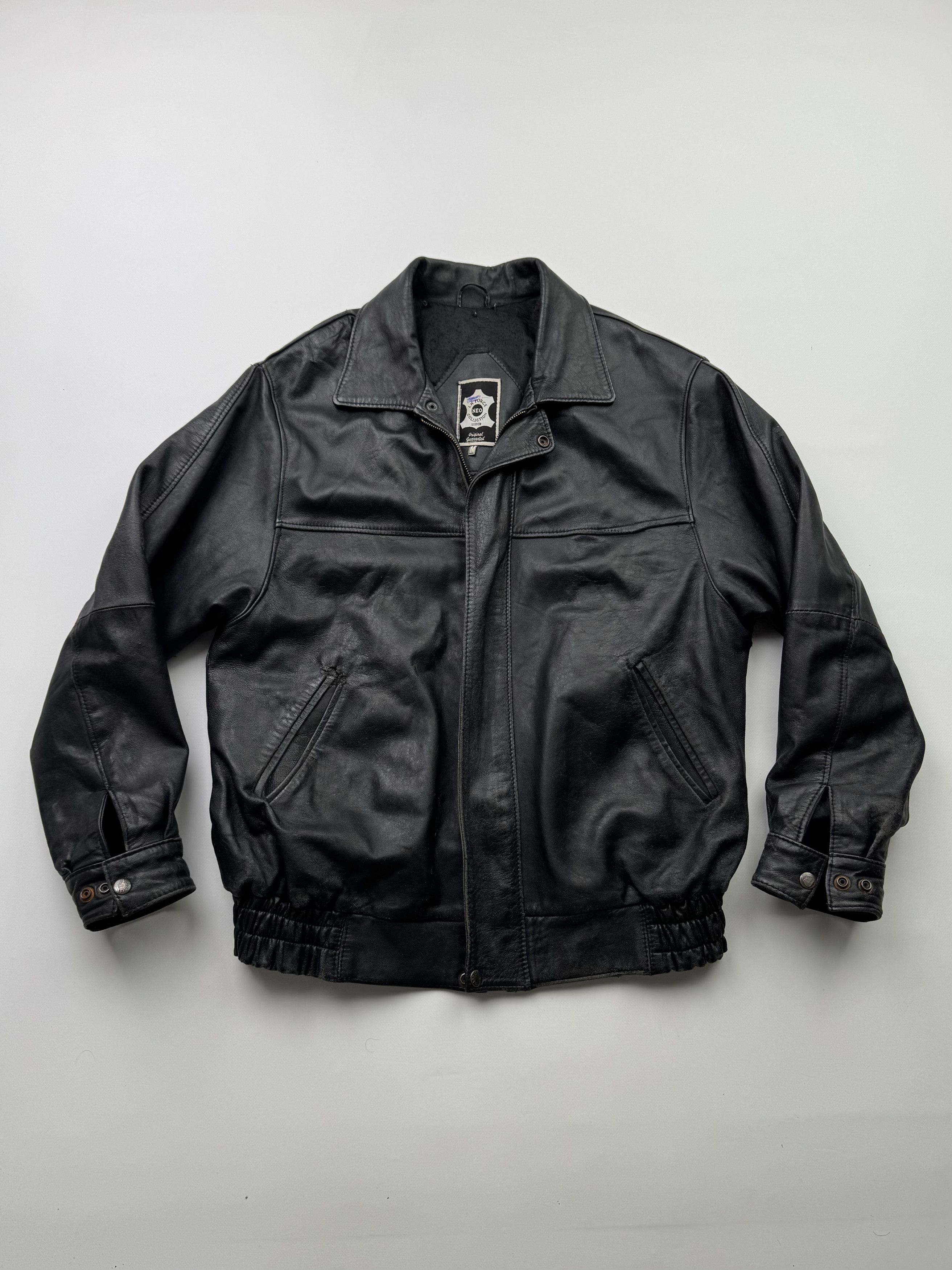 Japanese Brand Vintage Thrashed Leather Bomber Jacket B750(V507) Size US M / EU 48-50 / 2 - 1 Thumbnail