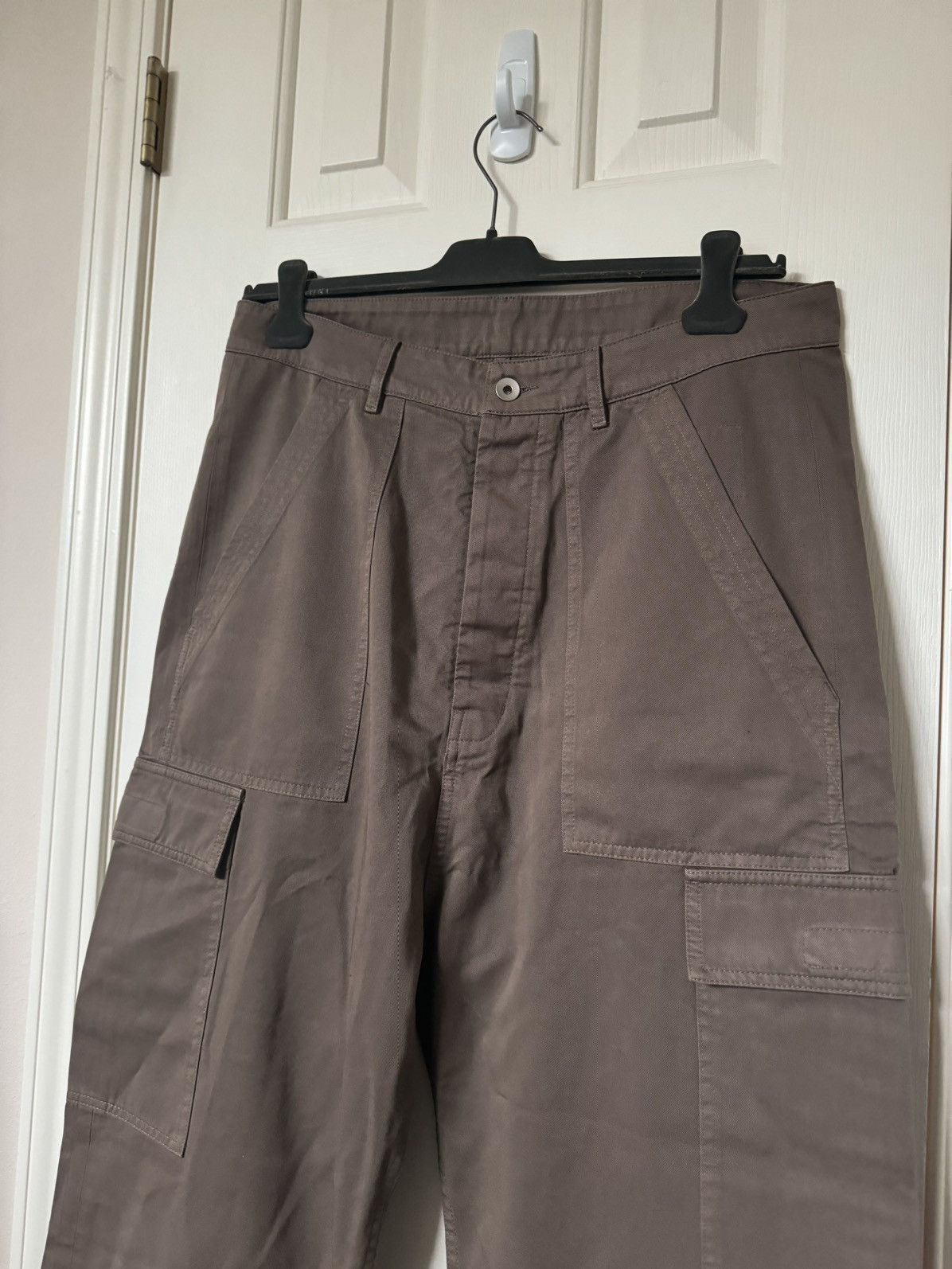 Rick Owens Rick Owens Cargo Trousers in Dust Size US 34 / EU 50 - 2 Thumbnail