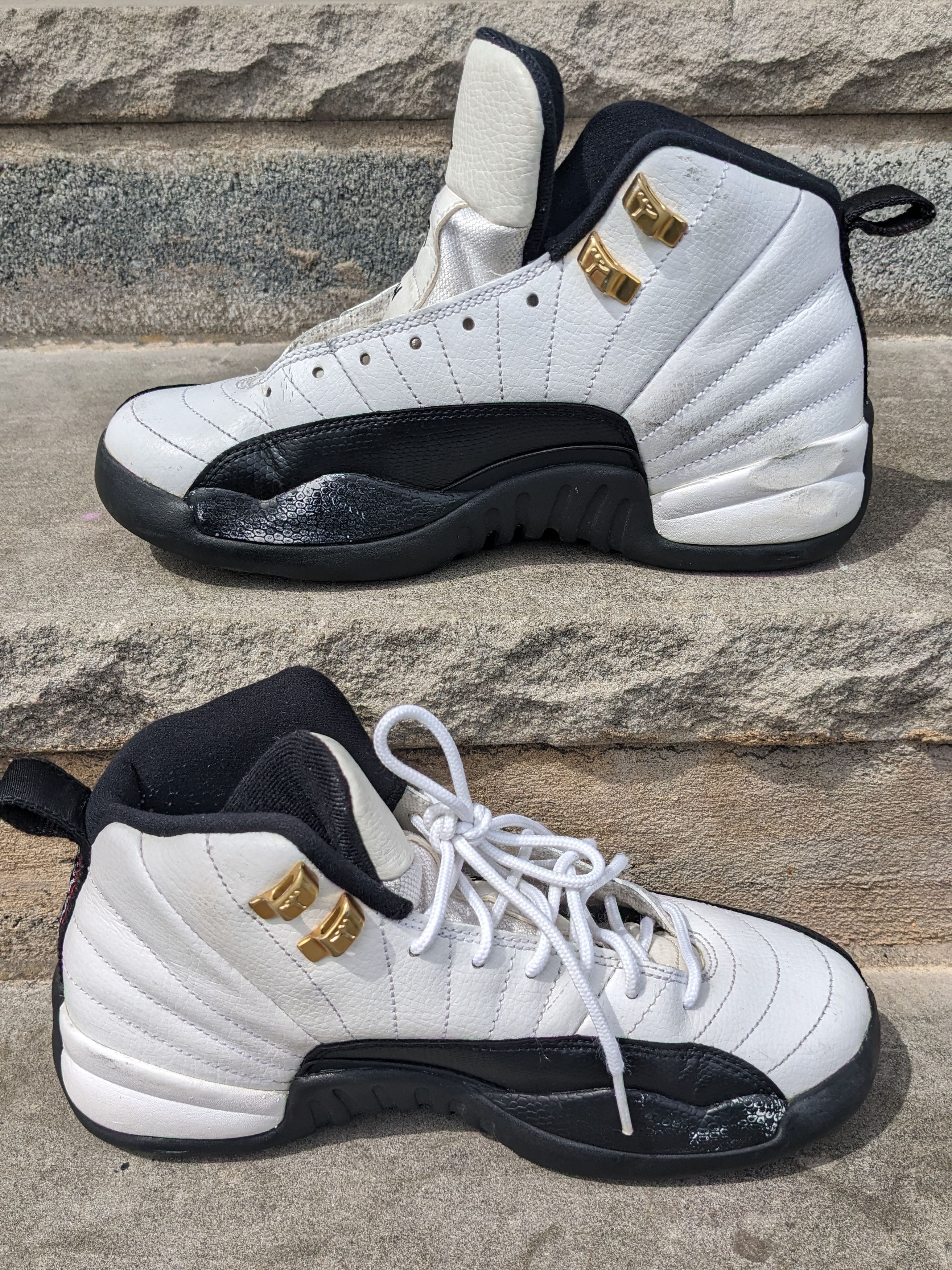 Jordan Brand × Nike Nike Air Jordan Retro 12 Taxi 2013 153265-125 Size 6Y Size US 6 / EU 39 - 2 Thumbnail