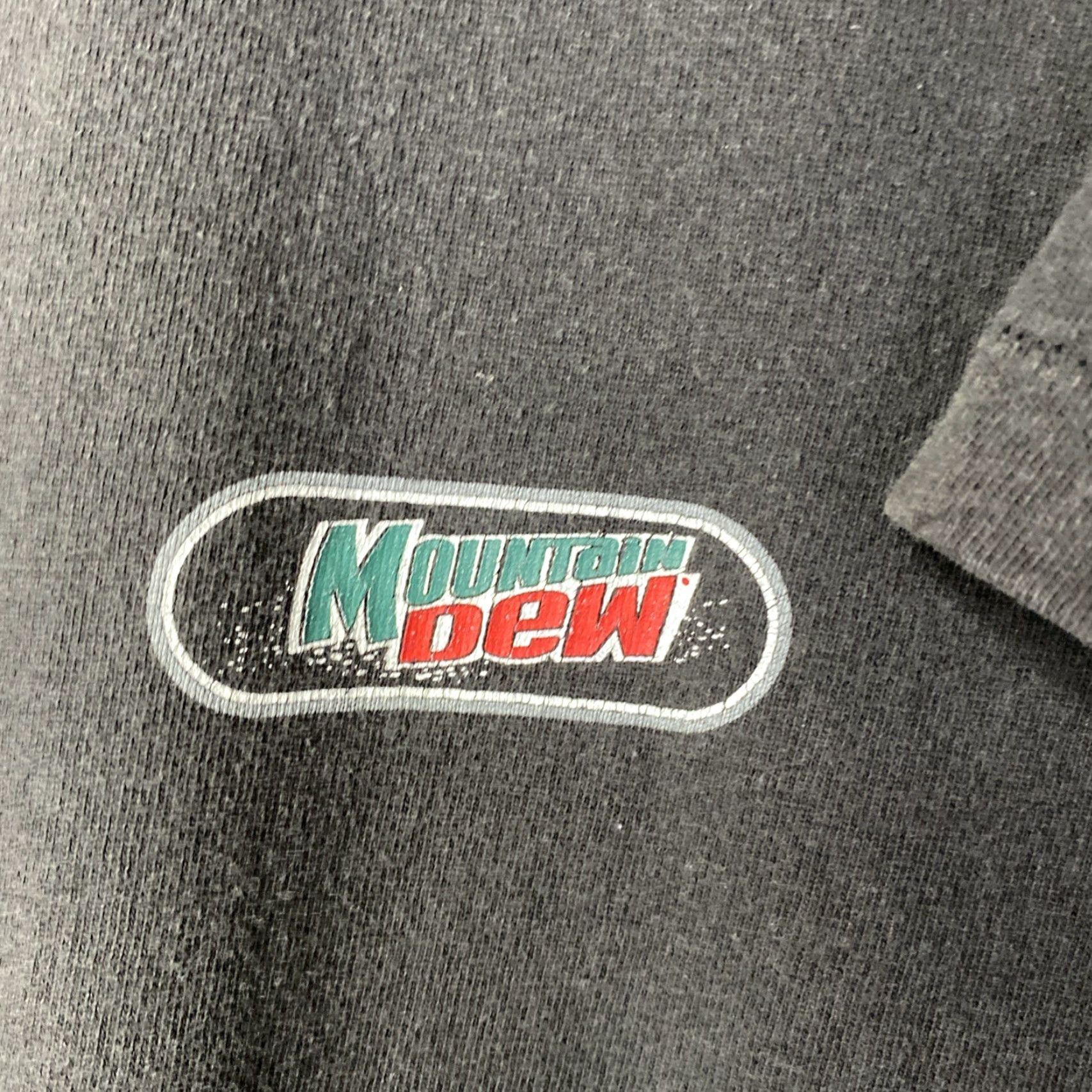Vintage VINTAGE Mountain Dew T Shirt Single Stitch USA XL 23x30 Black Grunge 90s Mens Size US L / EU 52-54 / 3 - 4 Thumbnail