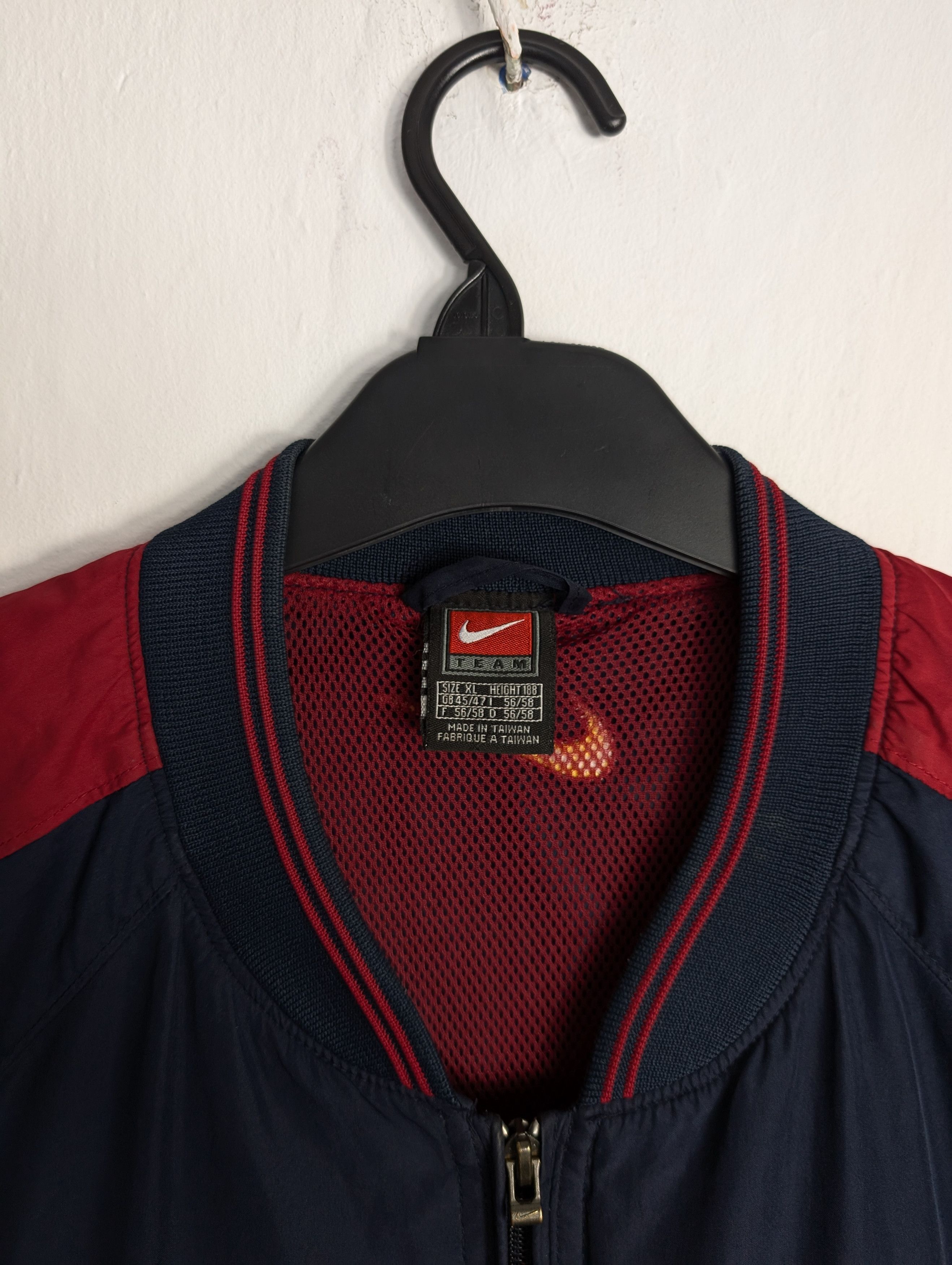Nike Vintage Nike FC Barcelona Jacket XL Baggy Y2K Retro 90s Size US XL / EU 56 / 4 - 3 Thumbnail