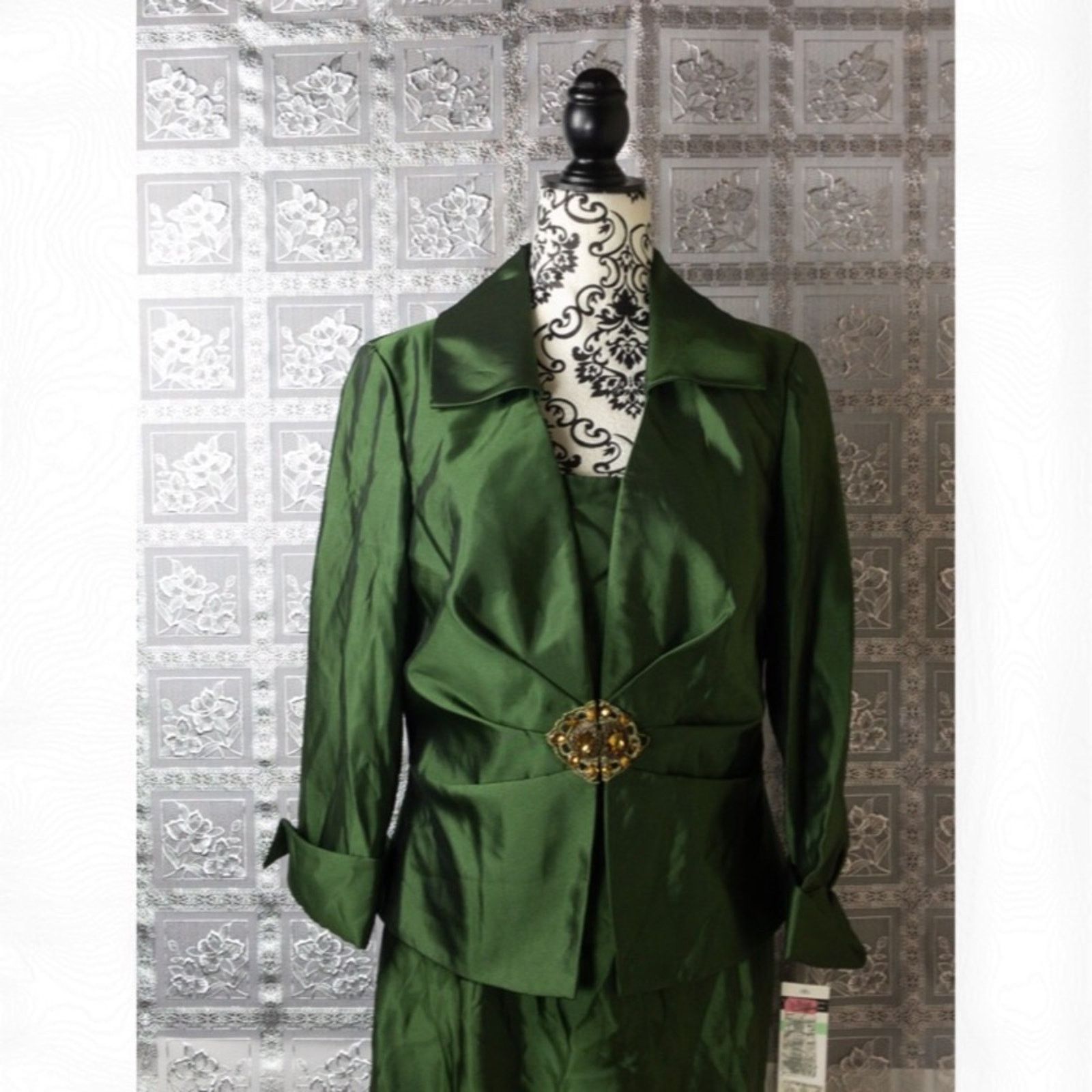 NWT Cachet Long Elegant Formal Jacket Dress
