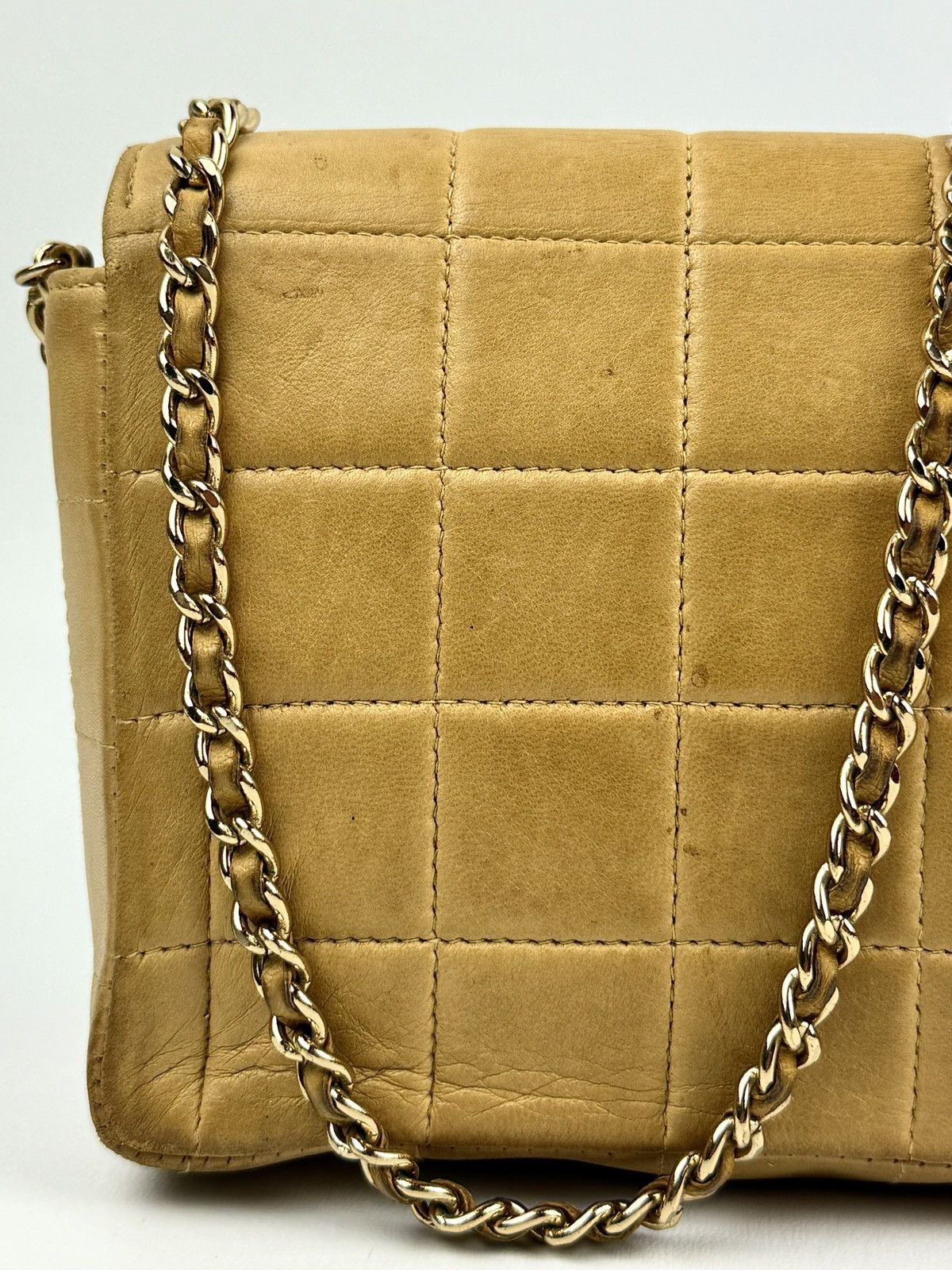 Chanel Chanel - 2000’s - East - West - Tan - Chocolate Bar - Flap Size ONE SIZE - 12 Thumbnail