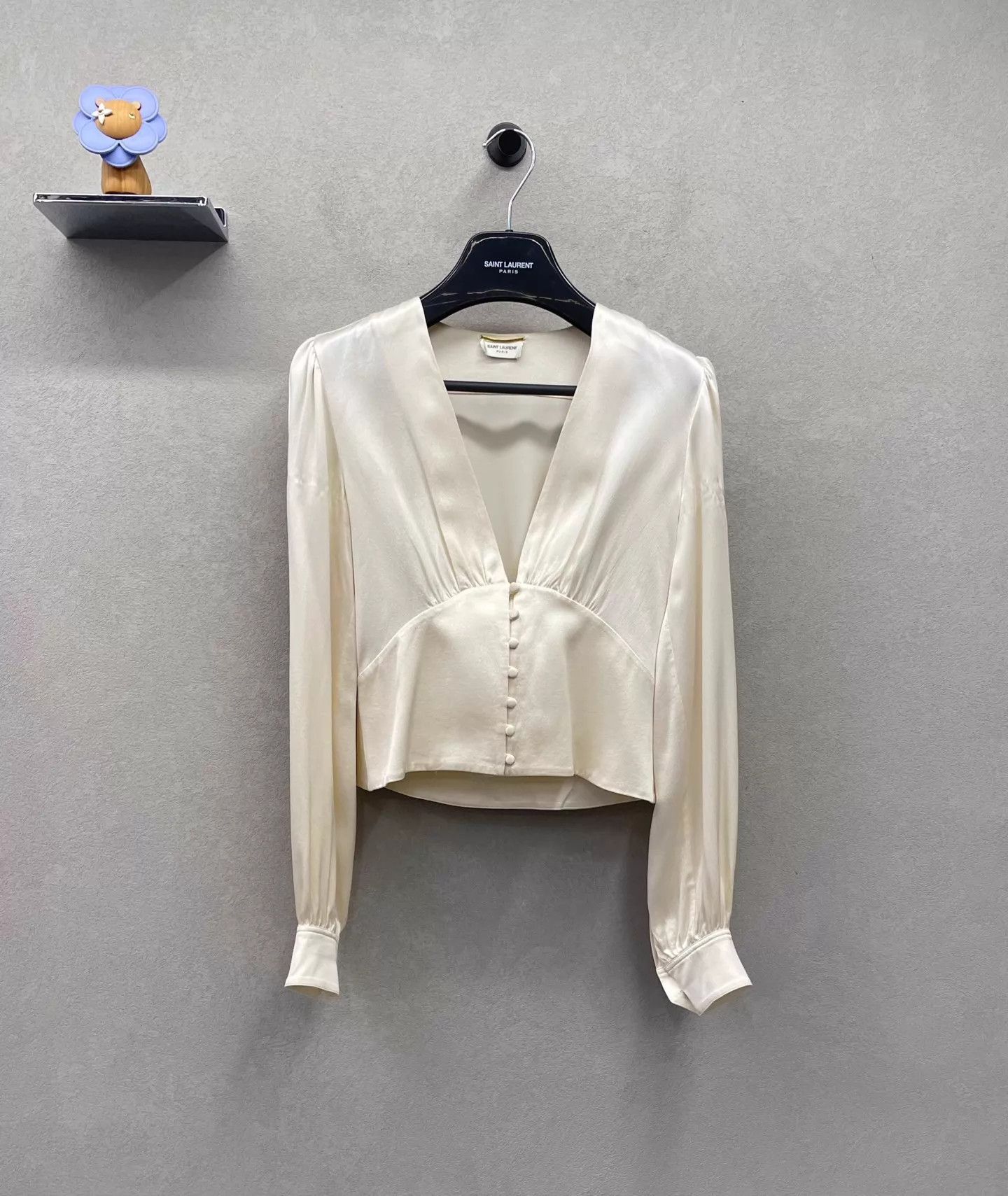Yves Saint Laurent YSL Beige Long Sleeve Blouse Size 36 Size XS / US 0-2 / IT 36-38 - 1 Thumbnail