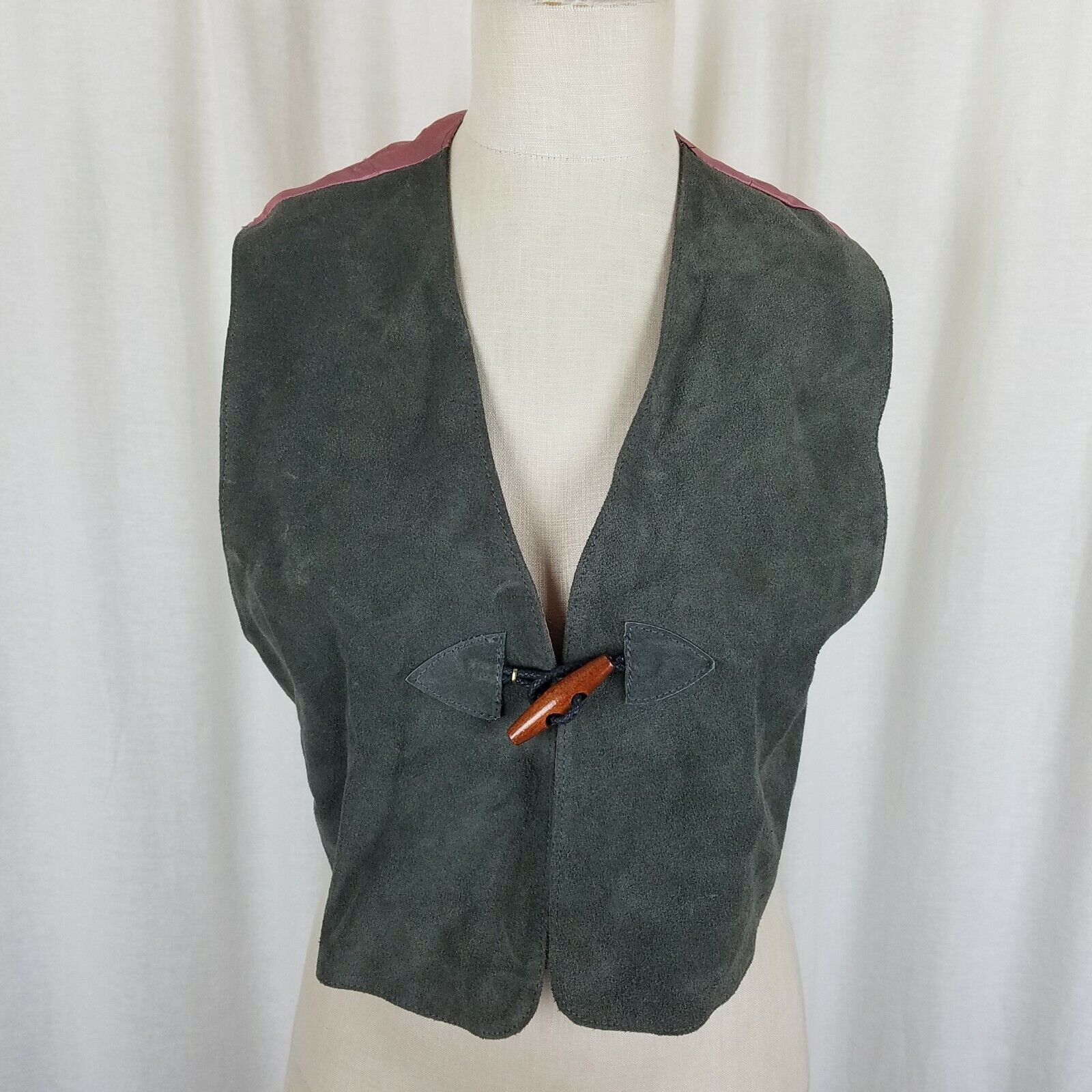 Jordache Vintage Jordache Leather Wood Toggle Vest Womens M Waistcoat Size M / US 6-8 / IT 42-44 - 1 Thumbnail