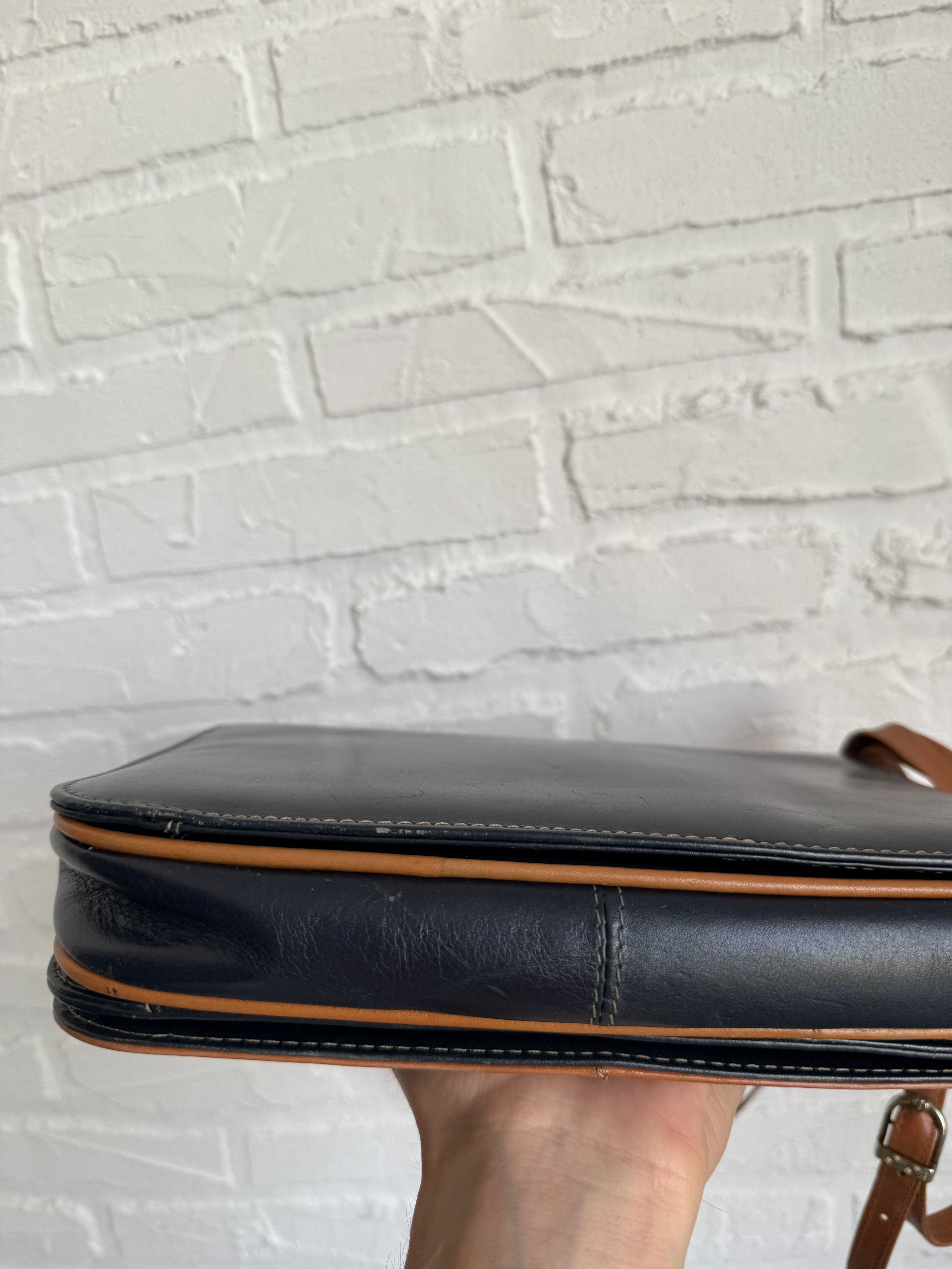 Kenzo Archive Vintage Kenzo leather messenger crossbody bag Size ONE SIZE - 11 Thumbnail