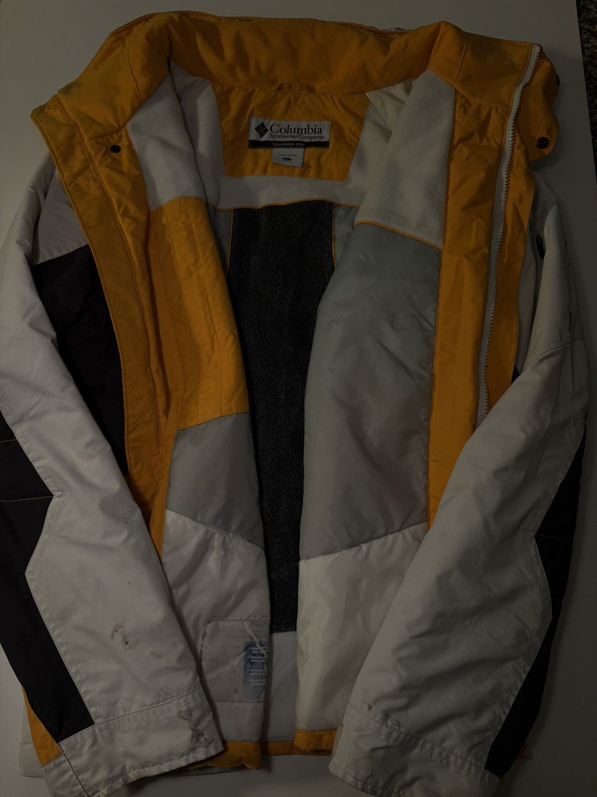 Columbia Columbia puffer with Yellow and grey accents Size US L / EU 52-54 / 3 - 1 Thumbnail