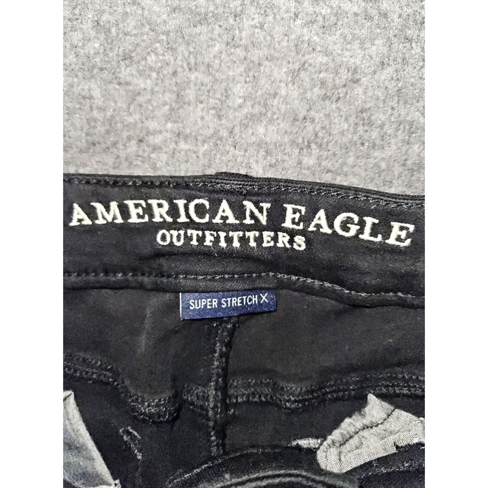 American Eagle Outfitters VINTAGE American Eagle Jeggings Women's 6 Regular Black Low Rise Distressed Jeans Size 28" / US 6 / IT 42 - 2 Thumbnail