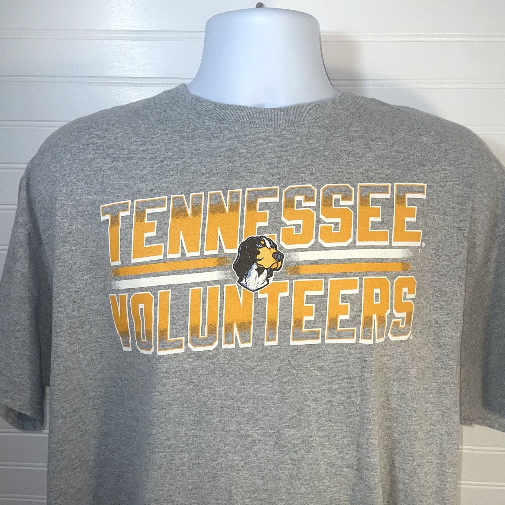 Vintage VINTAGE University Of Tennessee Volunteers Smokey Mascot Shirt Men XL Gray Russell Tag Size US XL / EU 56 / 4 - 6 Thumbnail