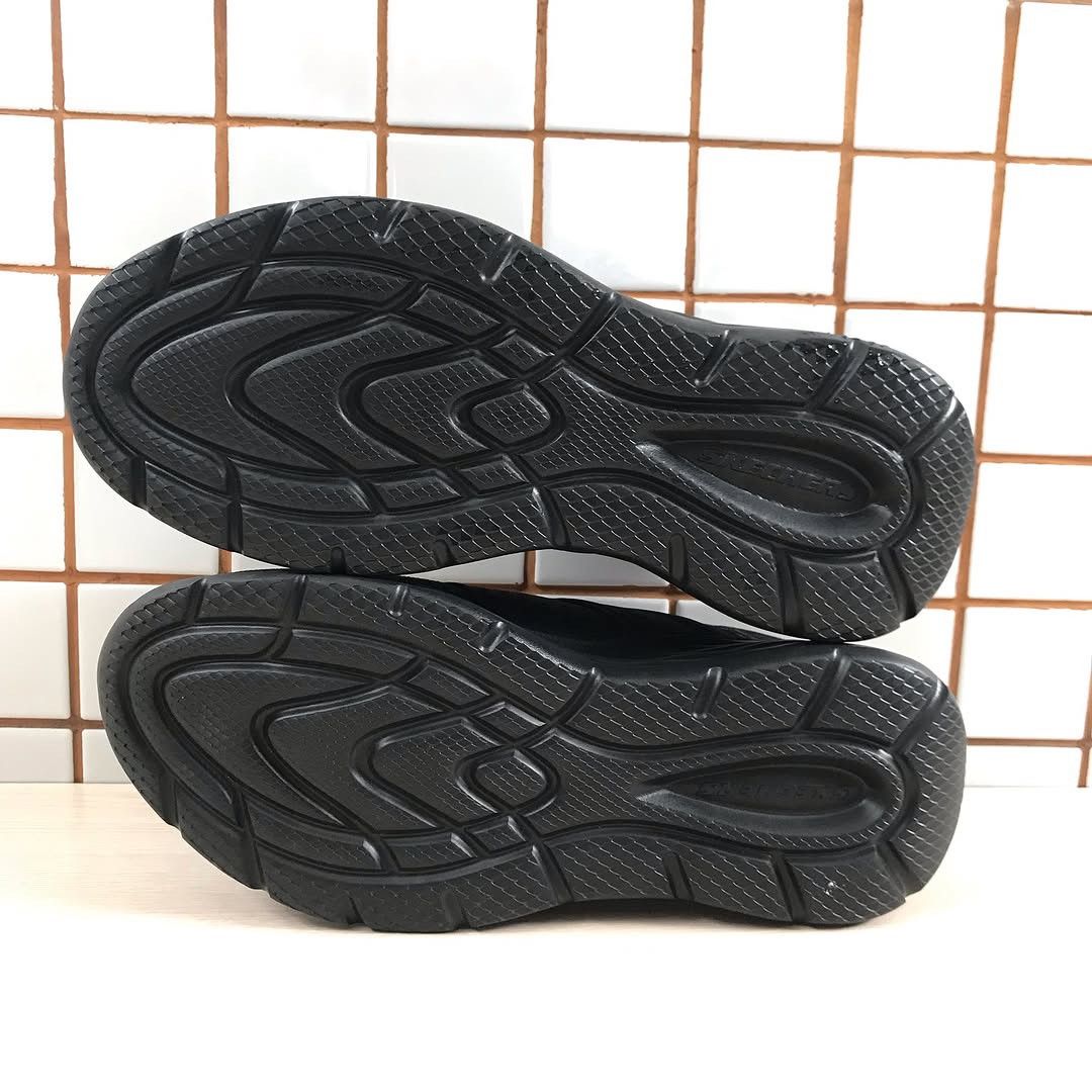 Skechers men’s in black sneakers 210803/BBK GARNER Size 41