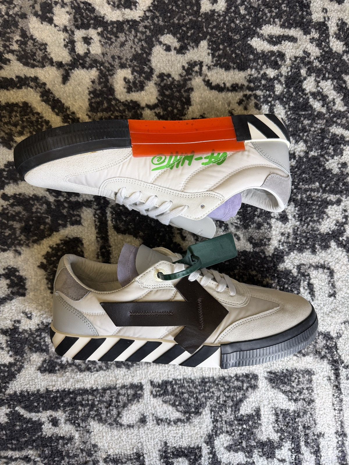 Off-White Off-White Low Vulcanized Sneakers – White / Black / Green Size US 11 / EU 44 - 5 Thumbnail