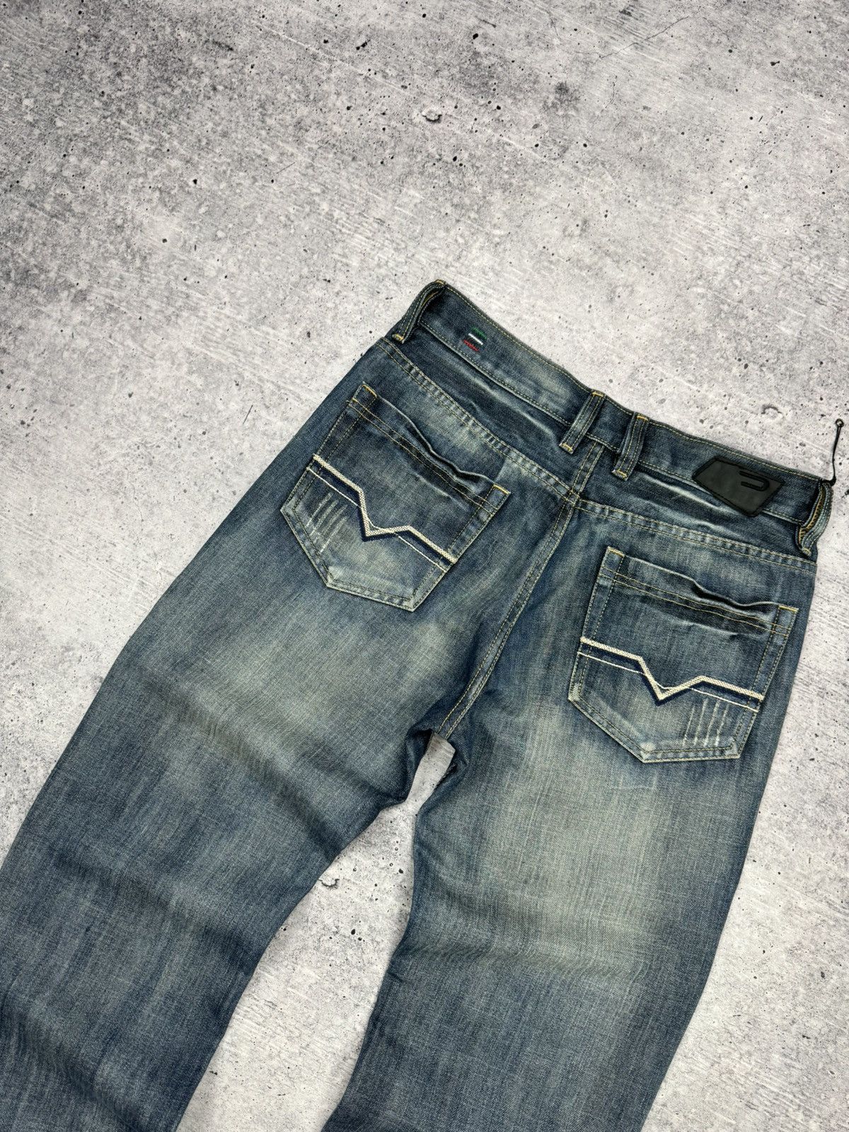 Diesel × Vintage Vintage Diesel Blue Stonewashed Denim Jeans Trousers Pants Size US 32 / EU 48 - 20 Thumbnail