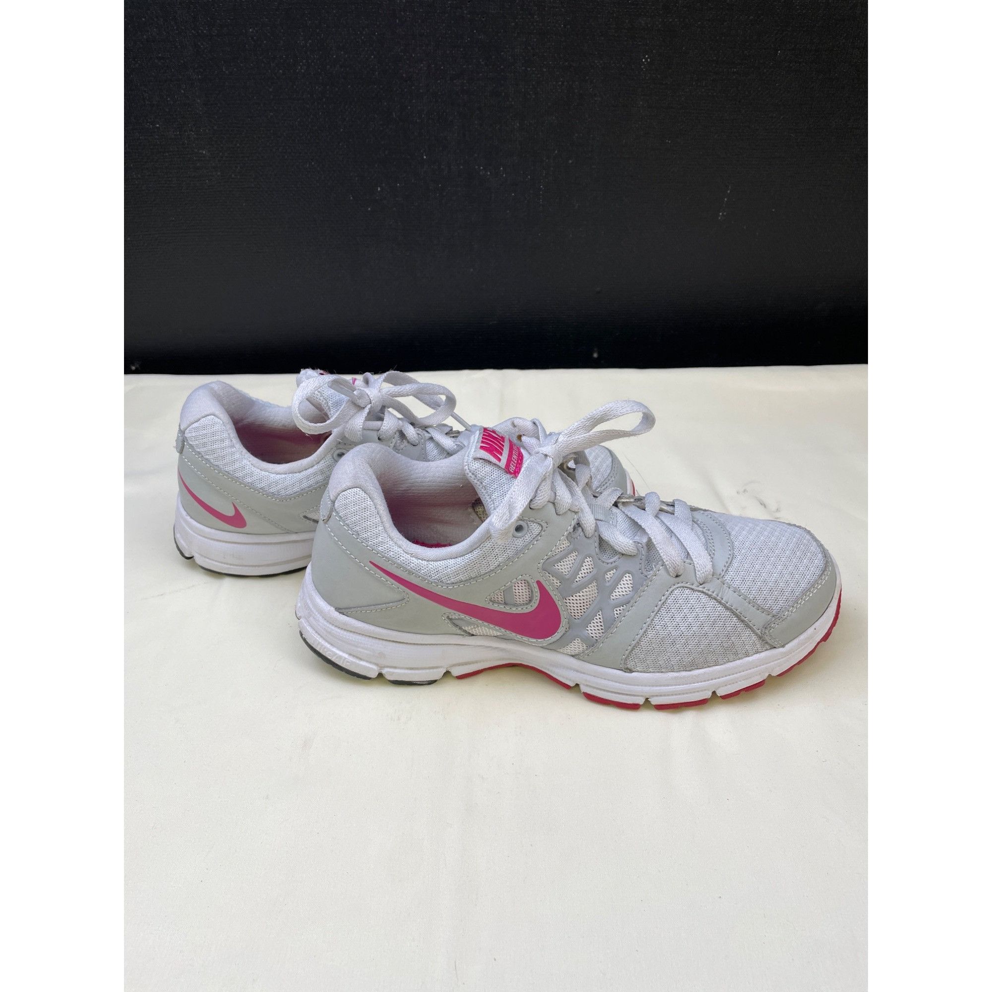 Nike Nike Relentless 2 Women's Gray/Pink Running Sneakers/Shoes S Size US 9 / IT 39 - 4 Thumbnail