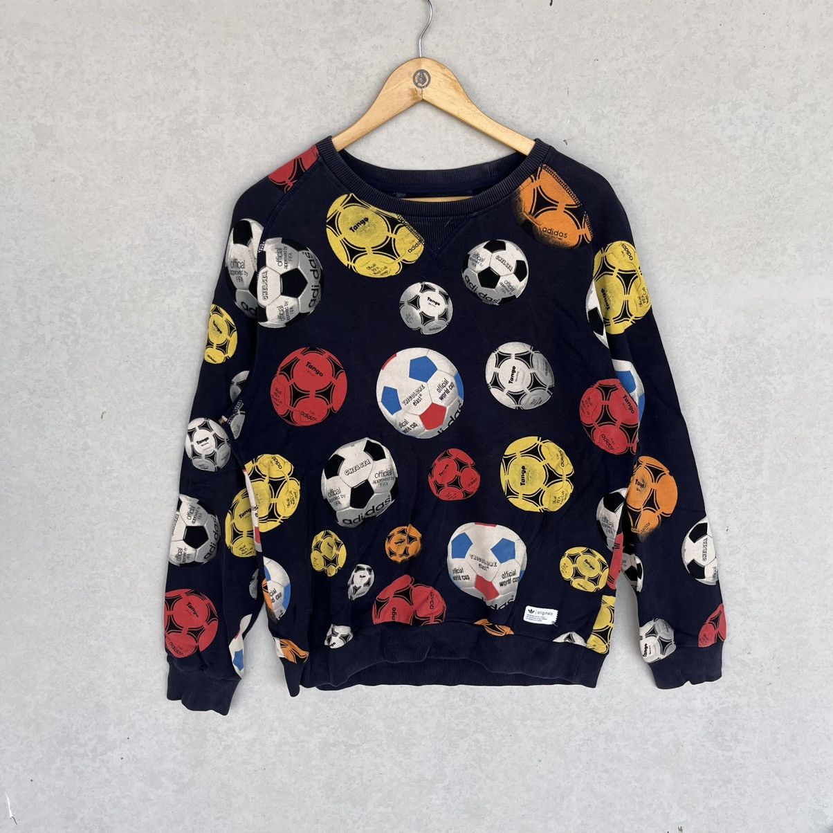 Other Vintage AdidasOriginals Black Soccer Ball Sweatshirt Size M Size US M / EU 48-50 / 2 - 1 Thumbnail