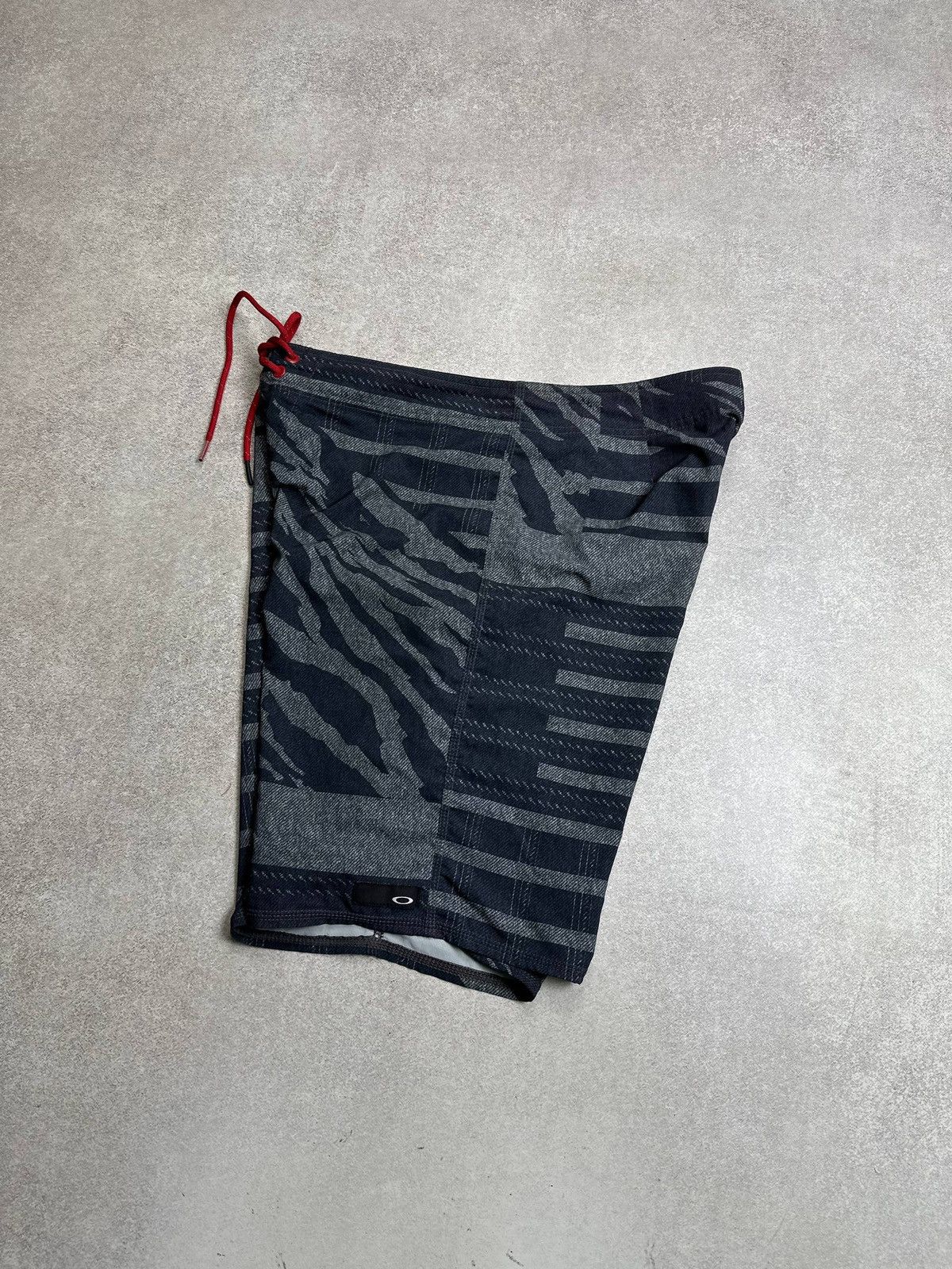 Oakley Vintage Oakley Software Swimming Shorts All Over Print 32 Size US 32 / EU 48 - 4 Thumbnail