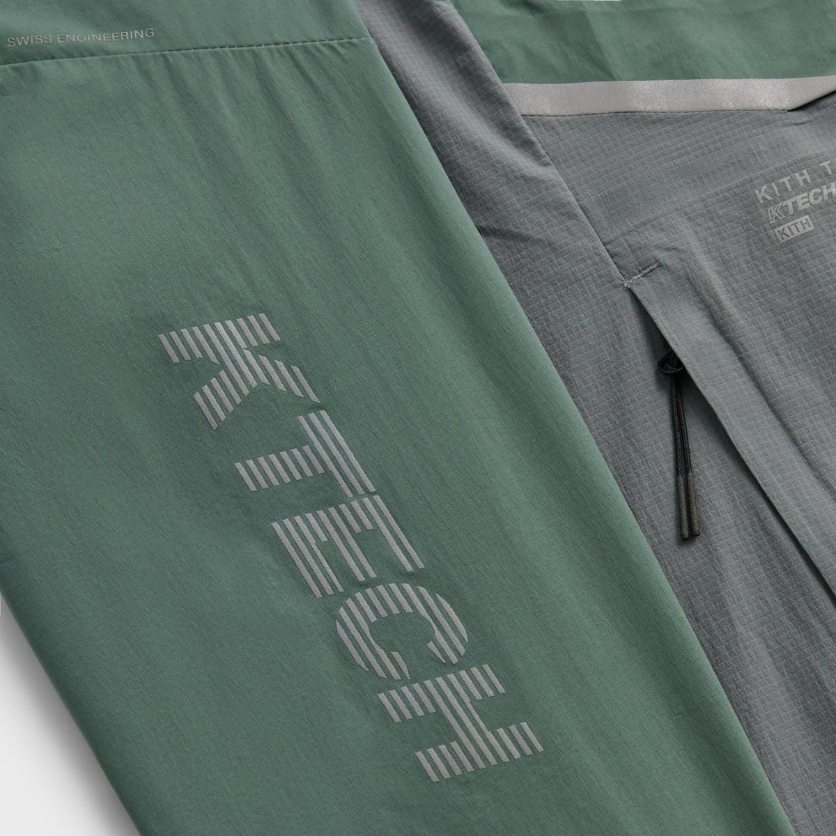 Kith × On Kith for On Core Jacket Olive Men’s Size XL Reflective Logo Size US XL / EU 56 / 4 - 7 Thumbnail