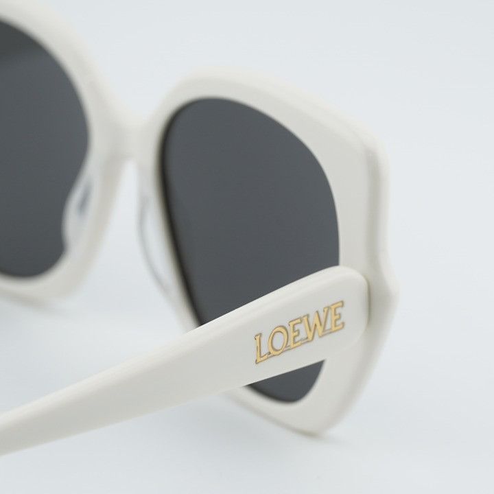 Loewe Loewe LW40133I 25A Sunglasses Ivory Butterfly Frame, Smoke Size ONE SIZE - 6 Thumbnail