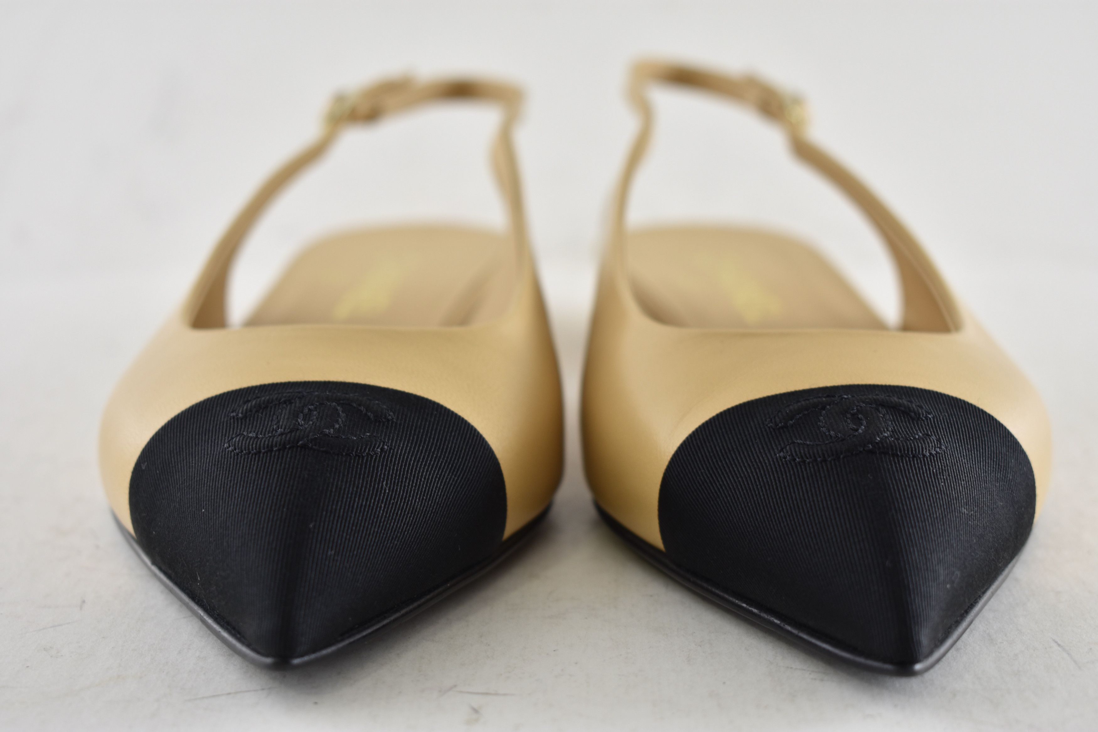 Chanel Chanel 24A Black CC Logo Slingback Pointed Ballet Flat 39 Size US 9 / IT 39 - 9 Thumbnail