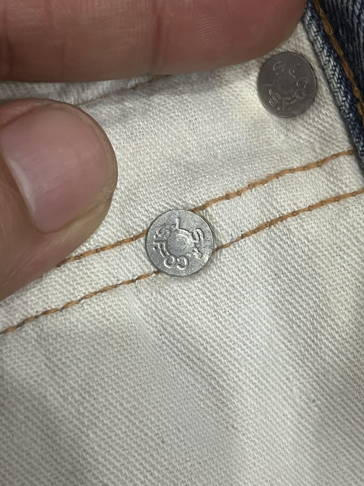 Levi's Vintage 60s Levi’s 501 Button No 6 Distressed Selvedge Jeans Size US 28 / EU 44 - 16 Thumbnail