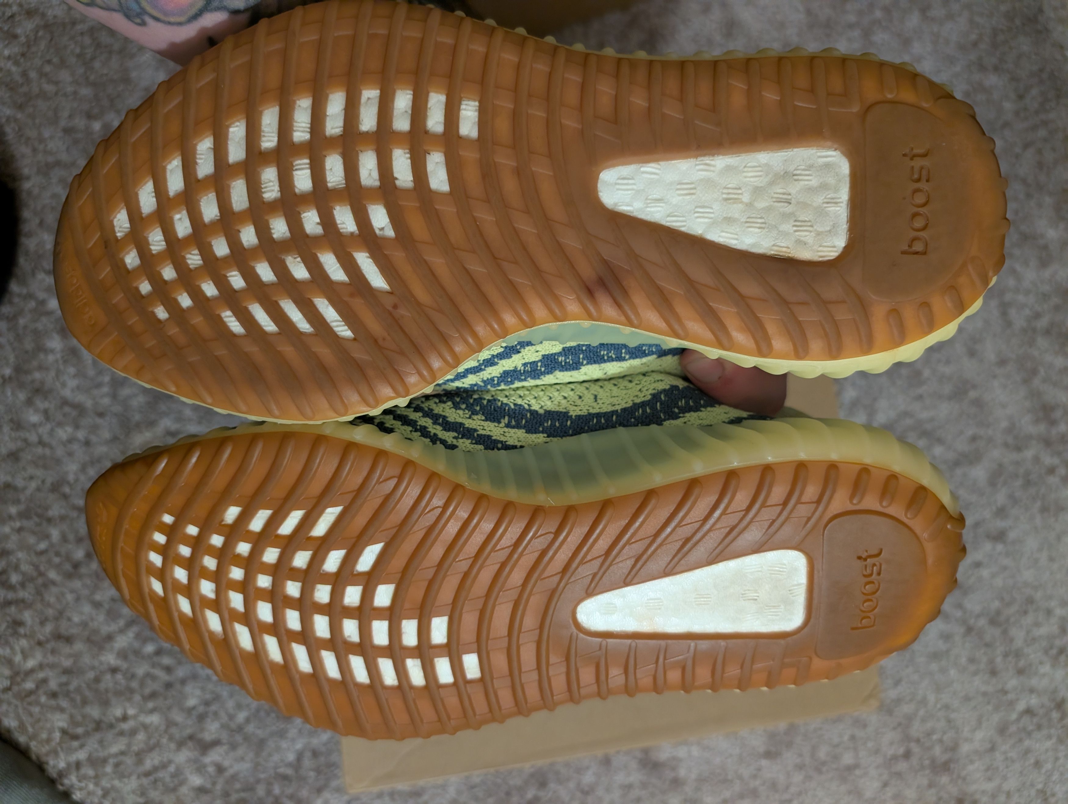 Yeezy 350v2 frozen yellow Size US 9 / EU 42 - 4 Thumbnail