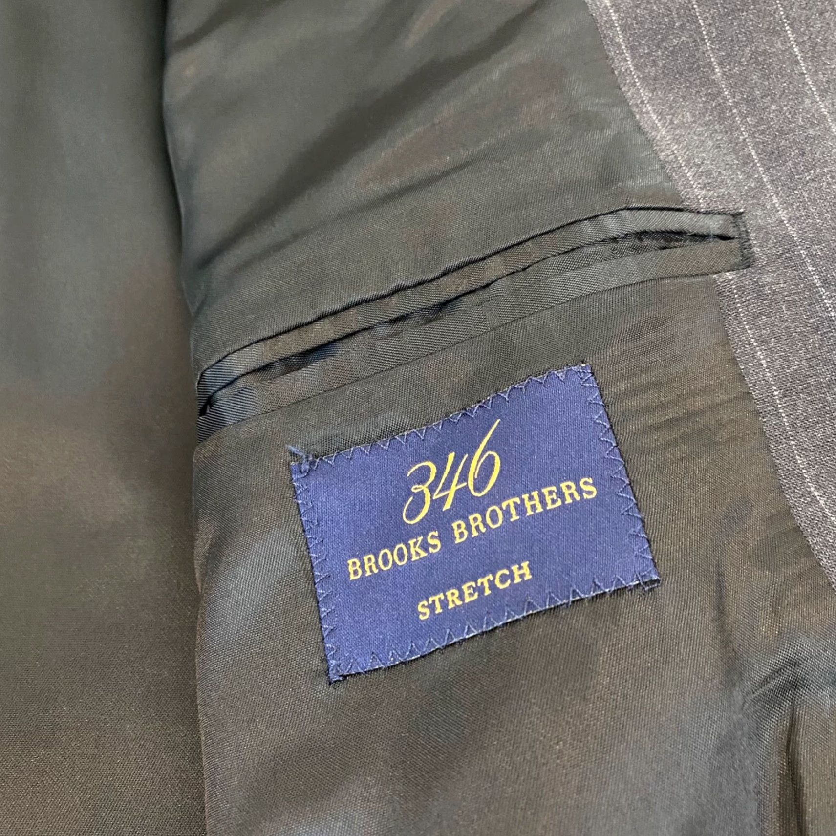 Brooks Brothers VINTAGE Brooks Brothers 346 Wool Blazer Men 44R Business Casual Formal Gray Striped 2-Button Size 44R - 3 Thumbnail