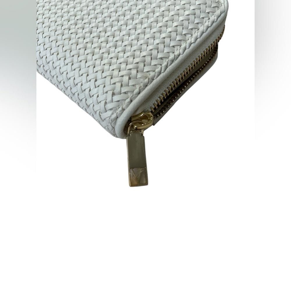 Designer Victoria's Secret White Woven Zip-Around Wallet Size ONE SIZE - 6 Thumbnail