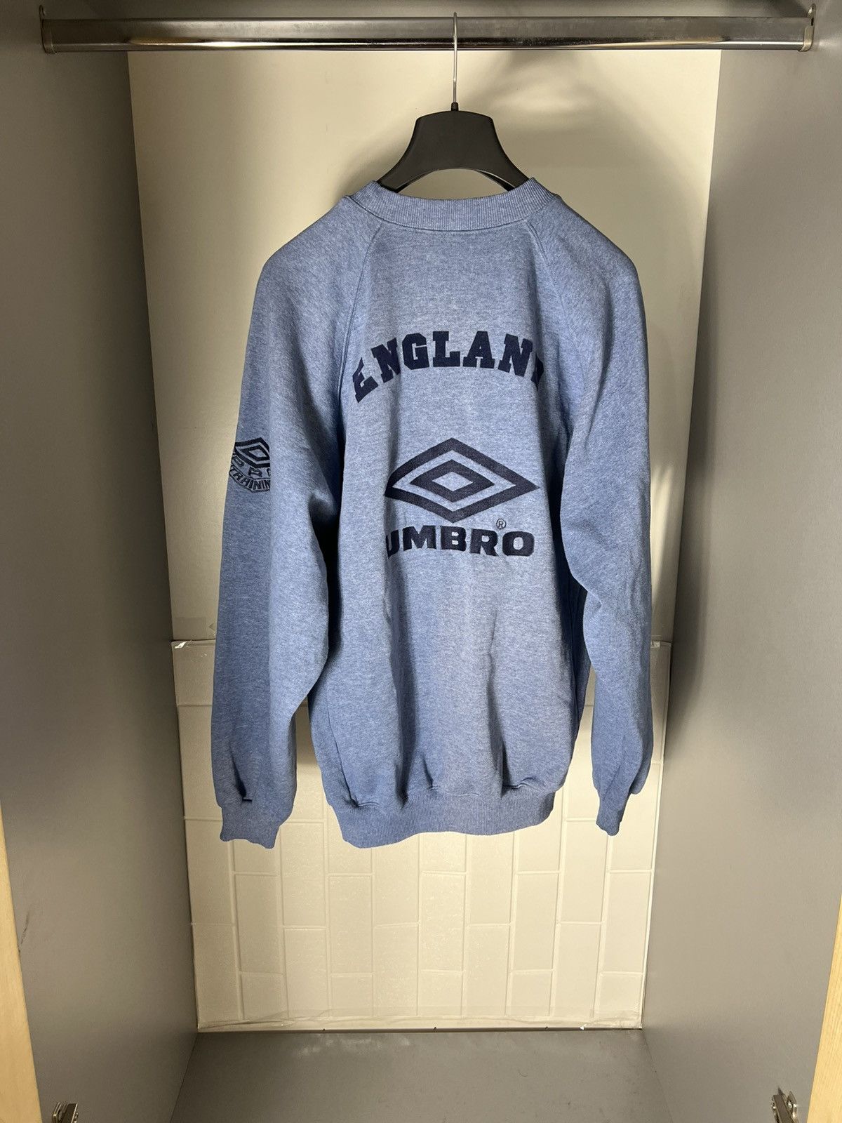 VERY RARE UMBRO ENGLAND MANCHESTER RETRO SOCCER SWEATSHIRT
