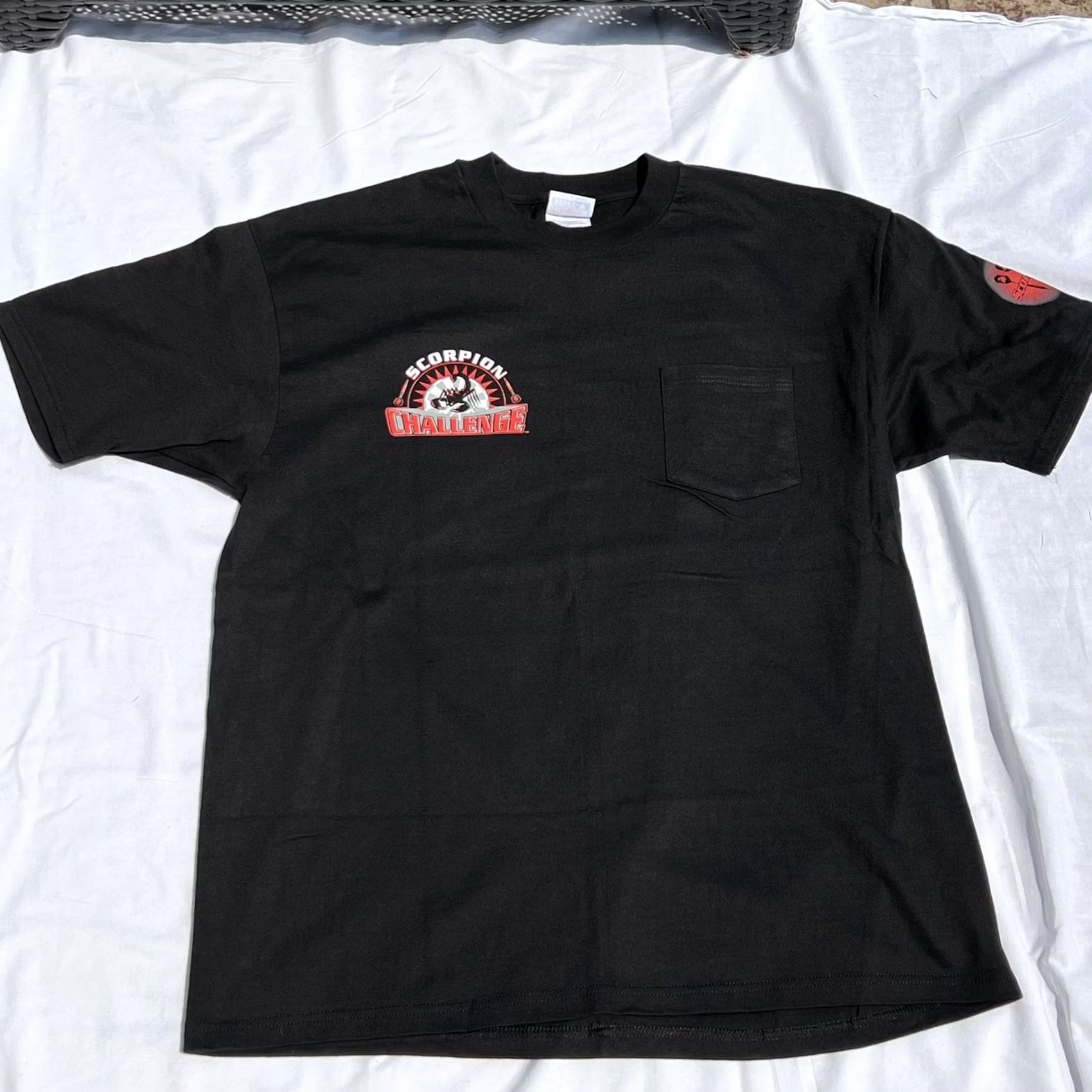Hanes VINTAGE 1995 Hanes Beefy XL Black T-Shirt Scorpion Dart Short Sleeve Men Size US XL / EU 56 / 4 - 4 Thumbnail
