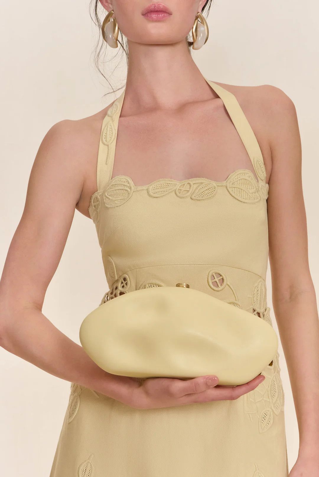 Cult Gaia os11x0126 Size: OS / Caldera Clutch Bag in Beige Size ONE SIZE - 2 Thumbnail