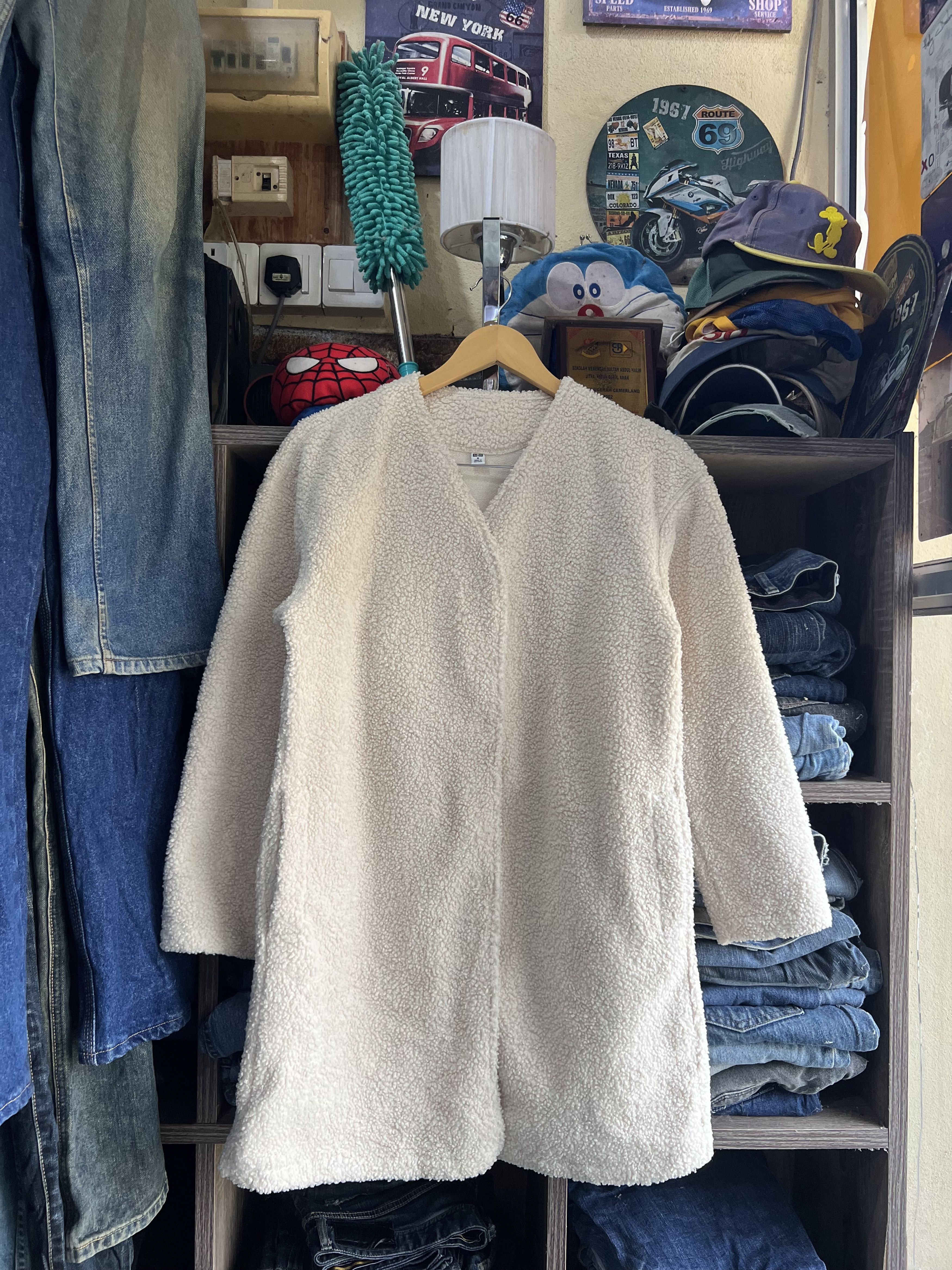 Uniqlo 🔥Uniqlo Deep Pile Sherpa Long Cardigan Size US S / EU 44-46 / 1 - 16 Thumbnail