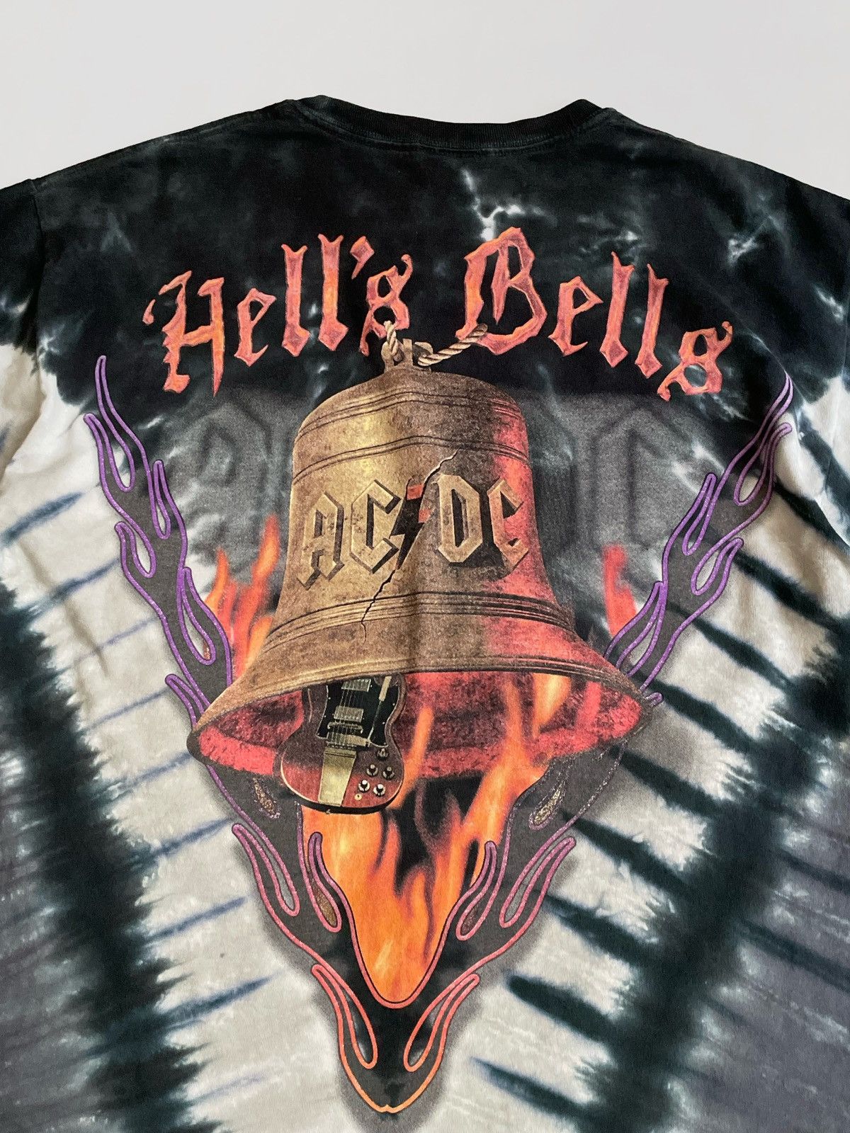 AC/DC × Band Tees × Liquid Blue Vintage Liquid Blue AC/DC Tie Dye merch tee 2000s Size US L / EU 52-54 / 3 - 4 Thumbnail