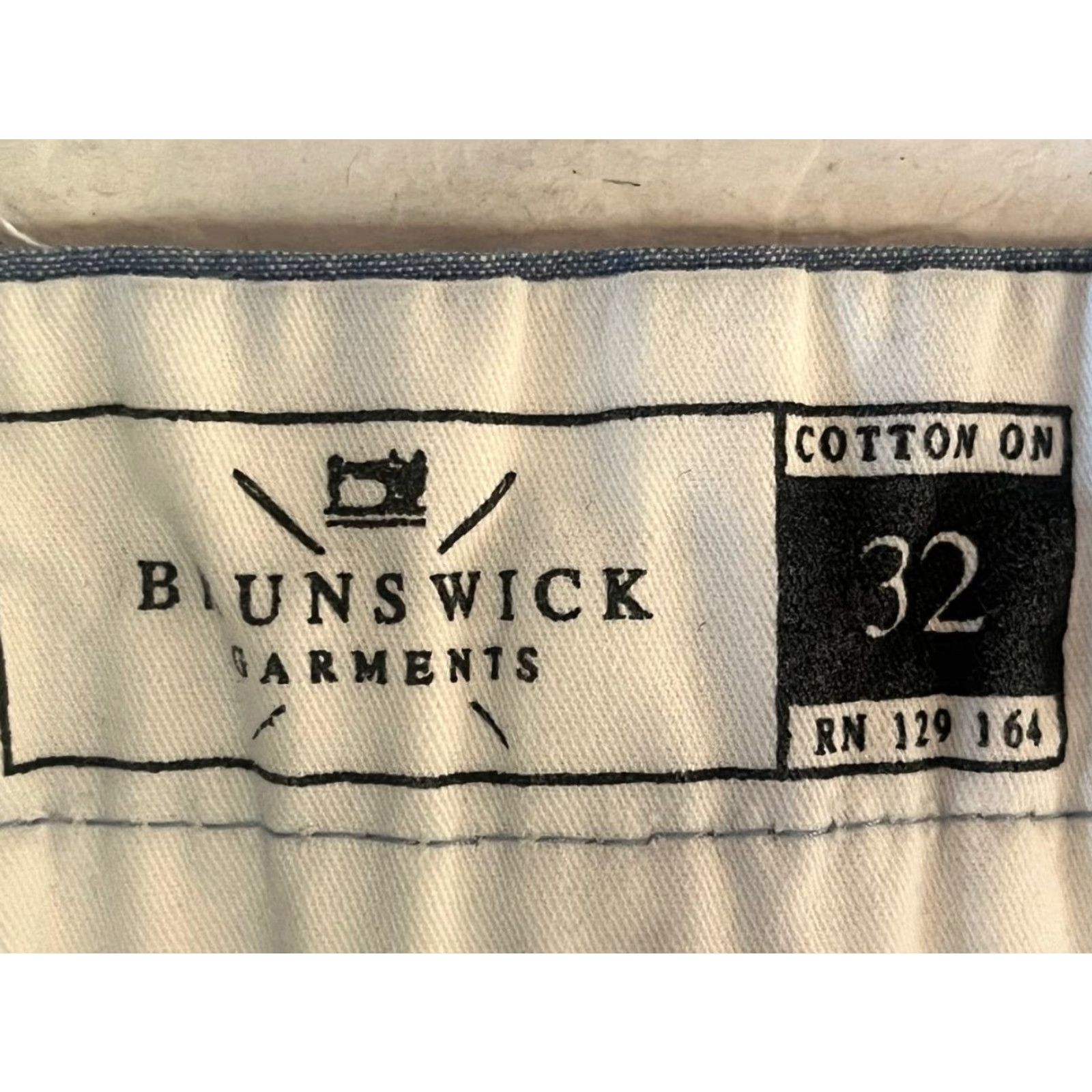 Vintage Brunswick Chino Shorts Men Size 32 Blue Stripe Cotton Regular Fit Casual Shorts Hash Pocket Slash Pocket 8 Inseam Size US 32 / EU 48 - 6 Thumbnail