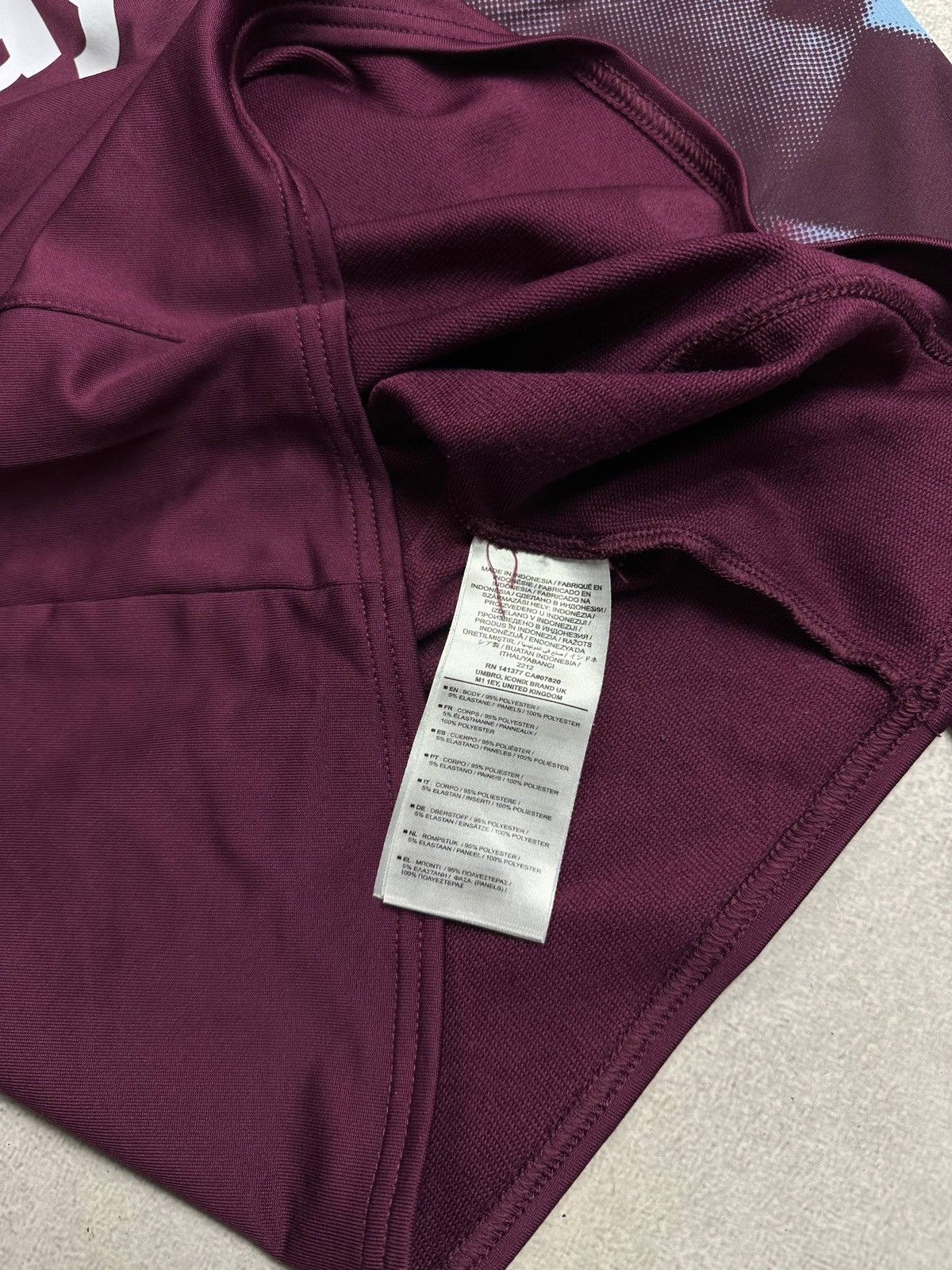 Umbro West Ham United Full Zip Football Jacket Umbro Soccer Sz S Size US S / EU 44-46 / 1 - 6 Thumbnail