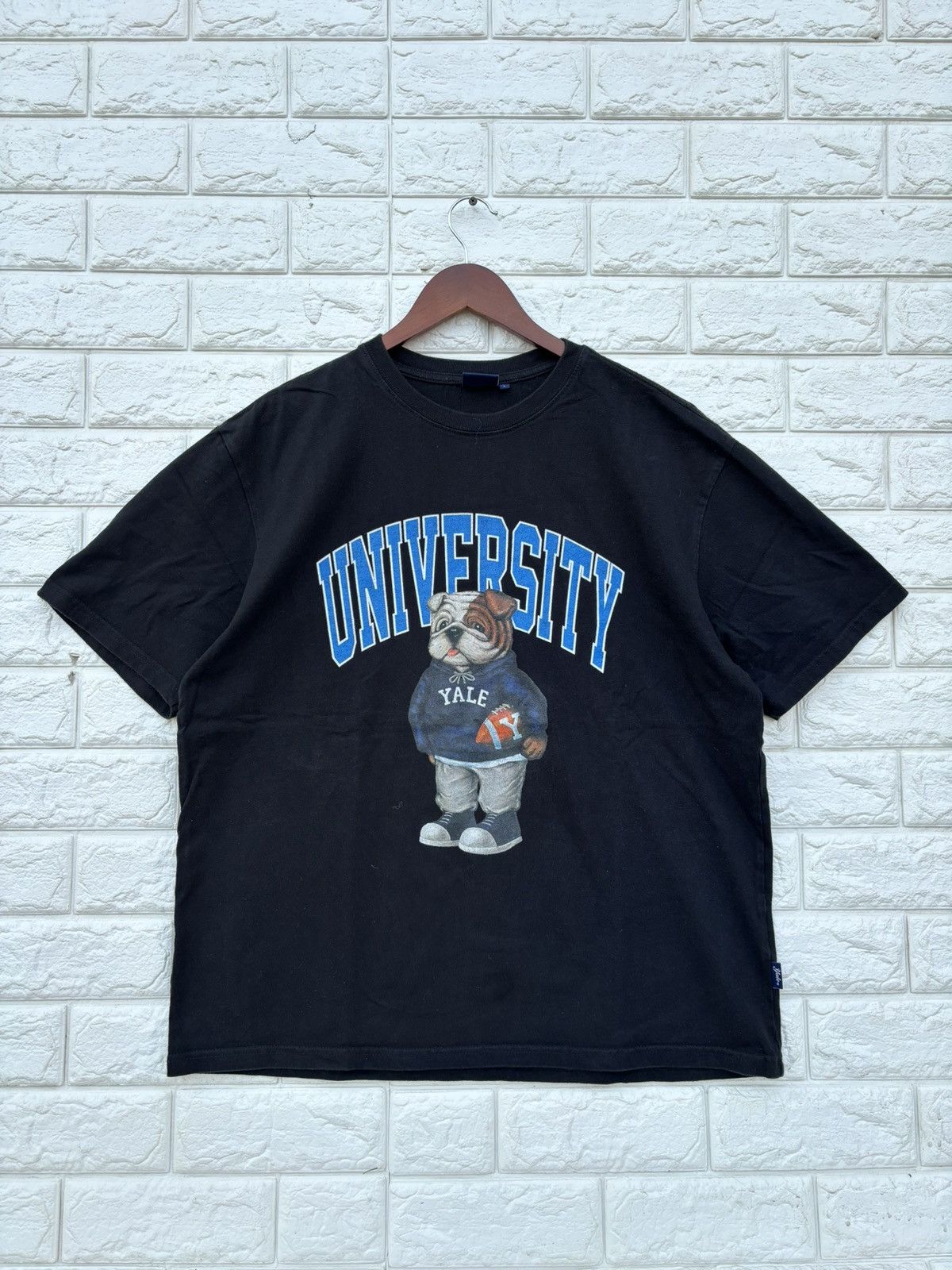 Vintage YALE University Big Printed tee Size US L / EU 52-54 / 3 - 1 Thumbnail