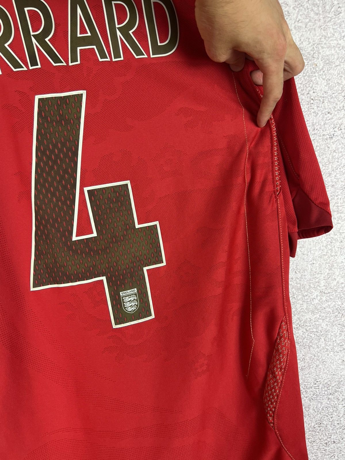 Umbro Vintage Umbro England Gerrard 2007 Home Soccer Jersey Shirt Size US L / EU 52-54 / 3 - 11 Thumbnail