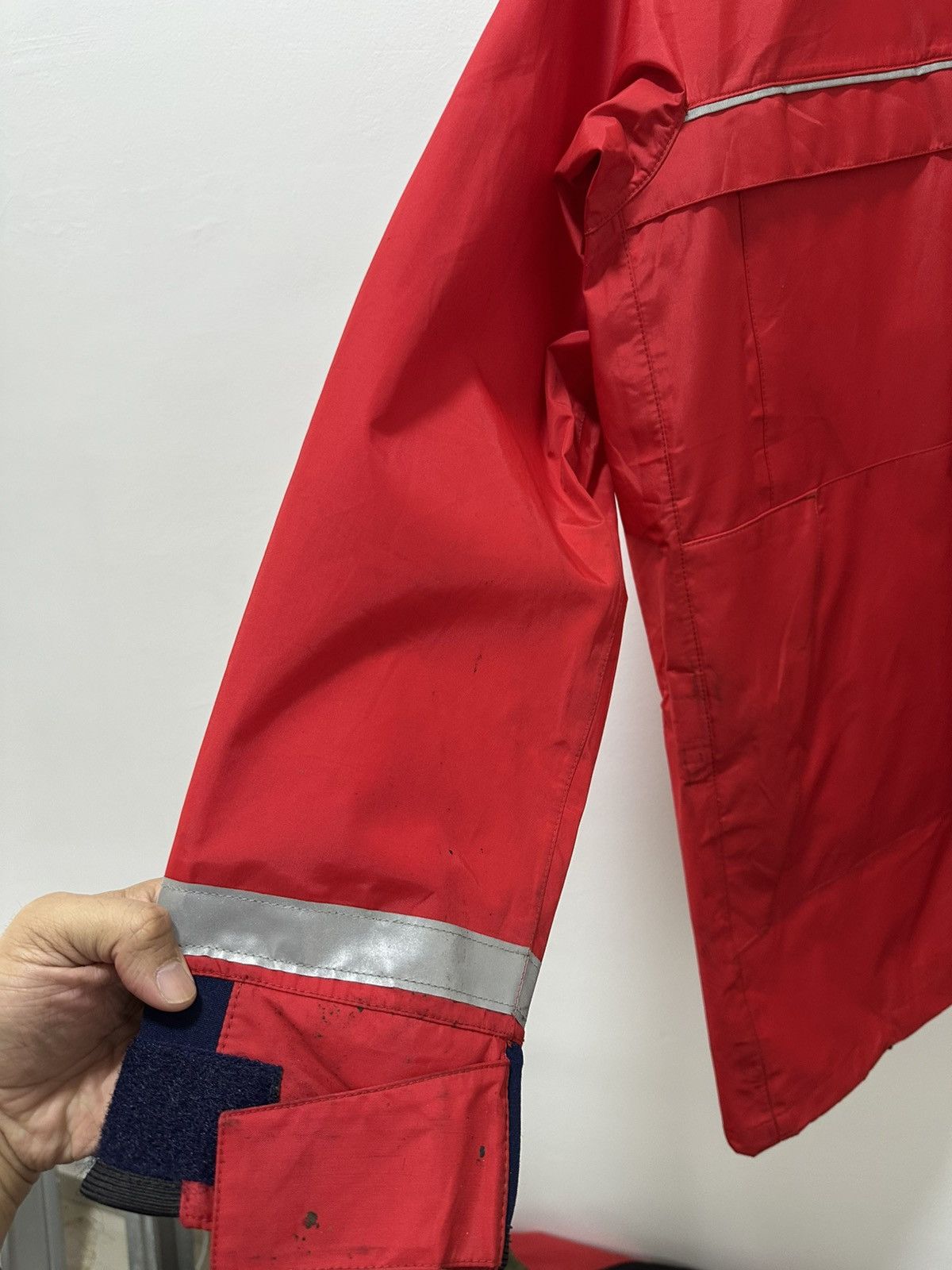 Patagonia Vintage Patagonia Rain Jacket Design WaterProof Jacket Size US XL / EU 56 / 4 - 6 Thumbnail