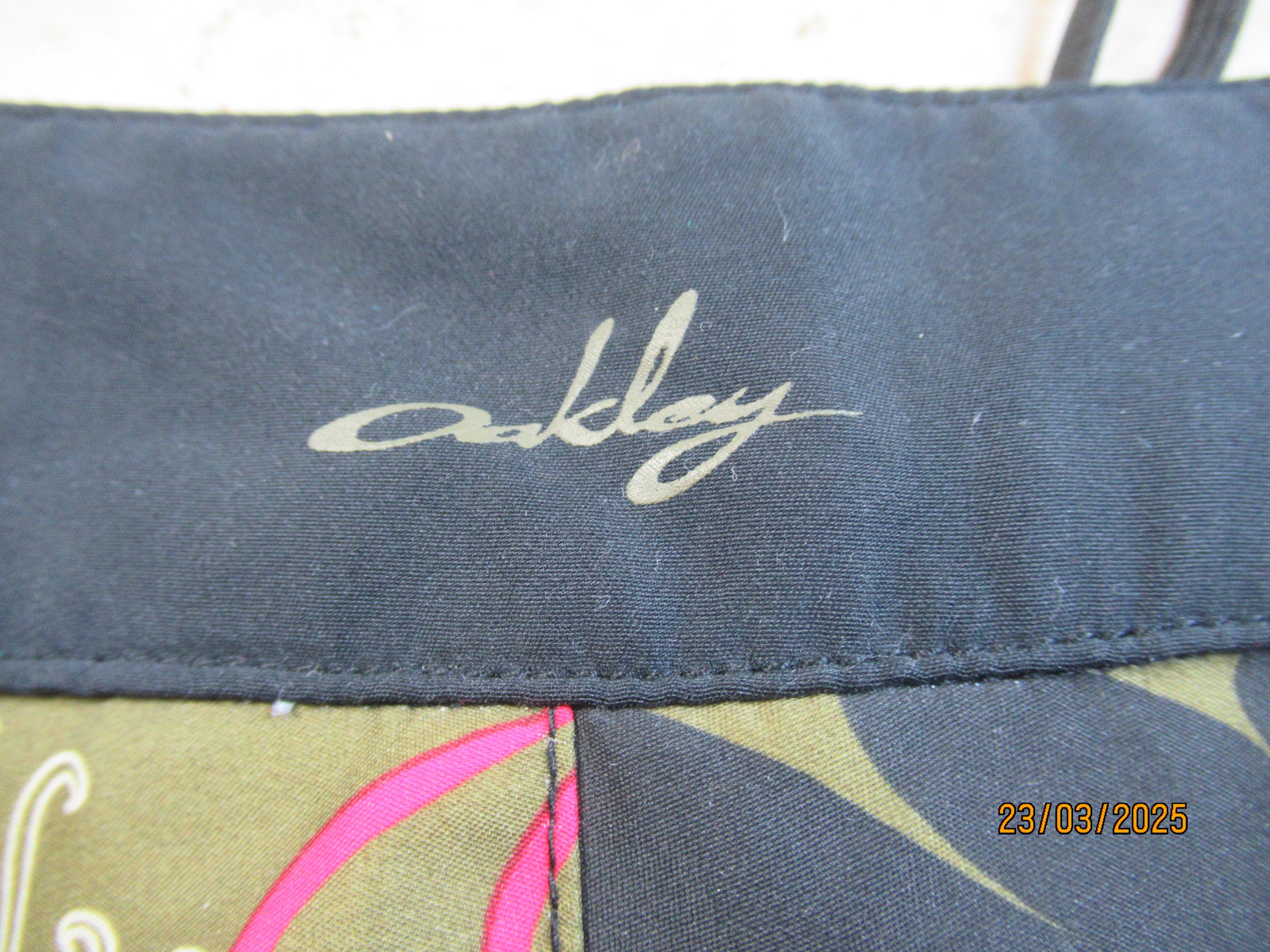 Oakley Oakley shorts Size 30" / US 8 / IT 44 - 6 Thumbnail