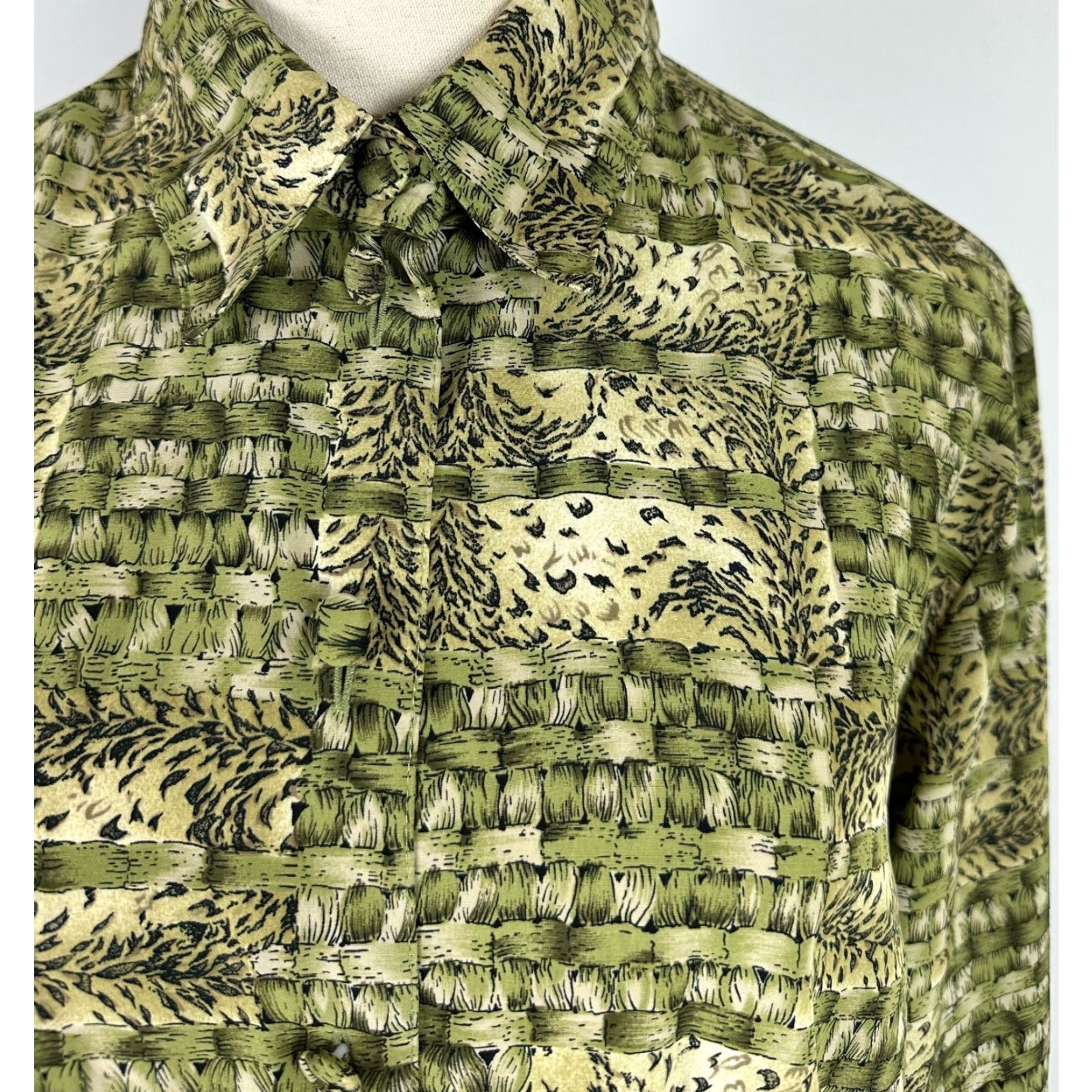 Vintage VINTAGE Liz Baker Blouse Boxy Long Sleeve Collared 90s Leopard Animal Print Green Medium Womens Size M / US 6-8 / IT 42-44 - 2 Thumbnail