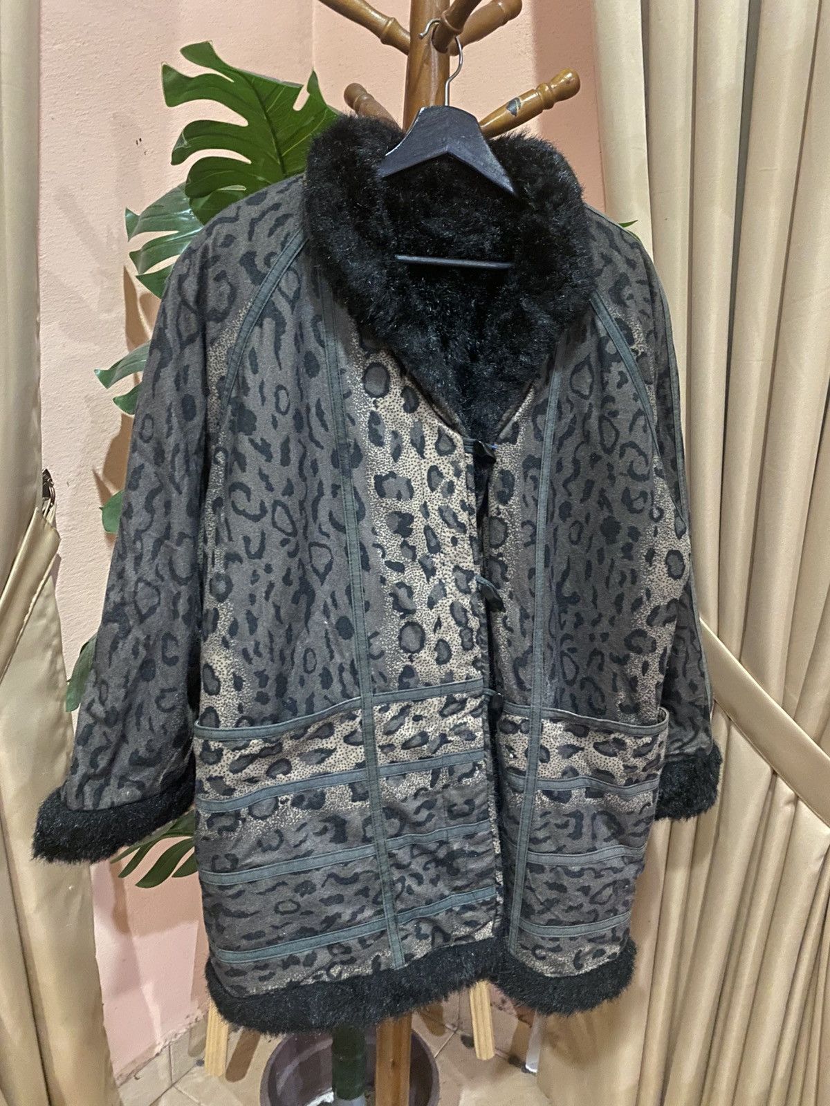 Vintage Bosung Leopard Print Faux Fur Jacket – Vintage Outerwear Size M / US 6-8 / IT 42-44 - 3 Thumbnail