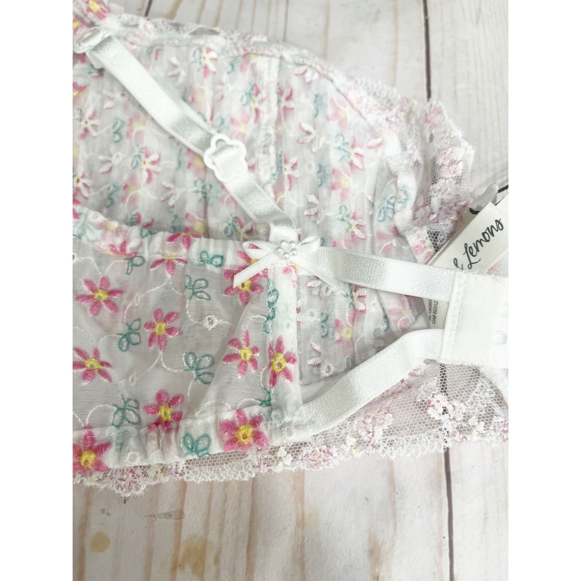 For Love & Lemons NWT For Love and Lemons Floral Lace Bra sz 38C Size XS / US 0-2 / IT 36-38 - 5 Thumbnail