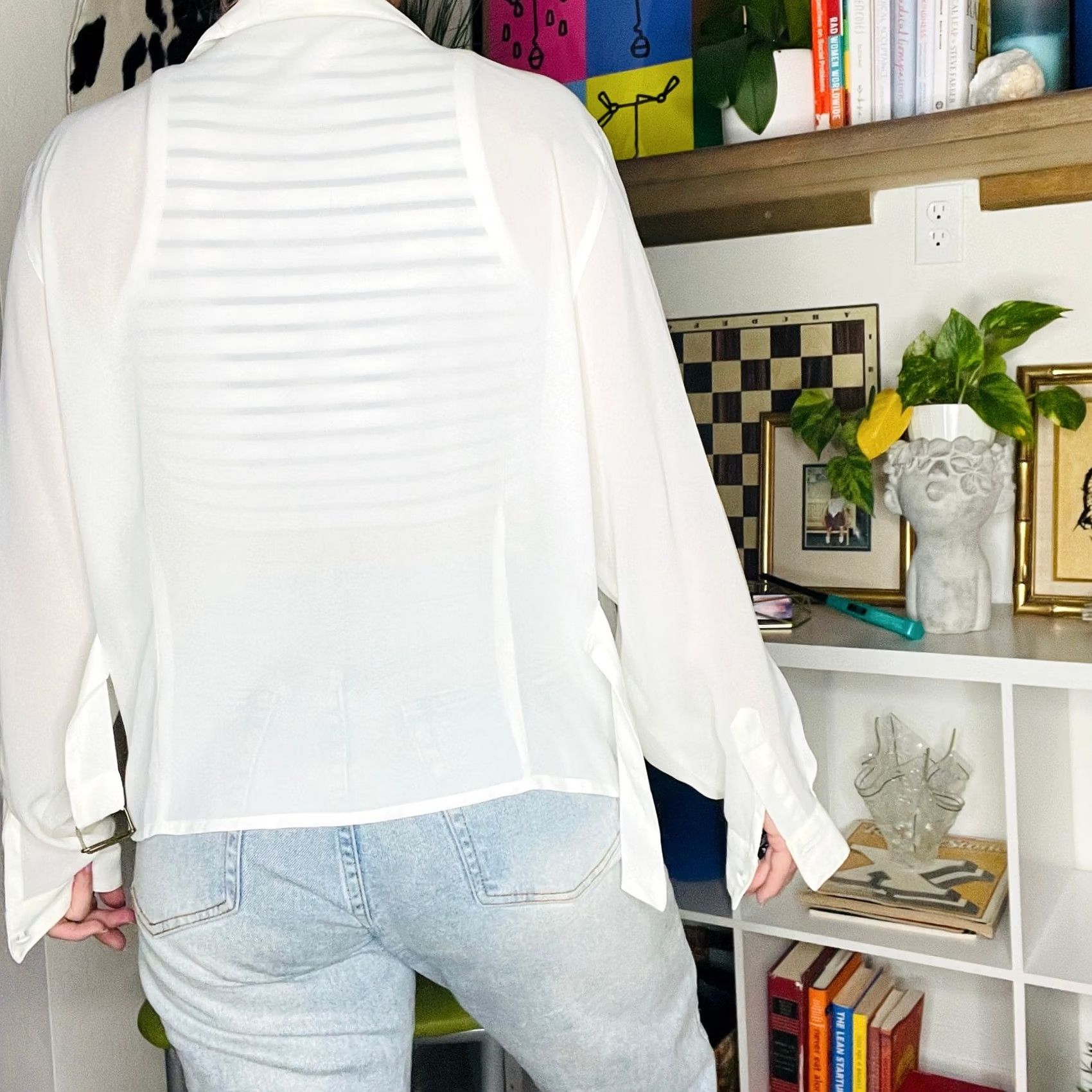 Vintage VINTAGE Ivory Beaded Floral Sheer Button Down Blouse Women M White Size M / US 6-8 / IT 42-44 - 4 Thumbnail