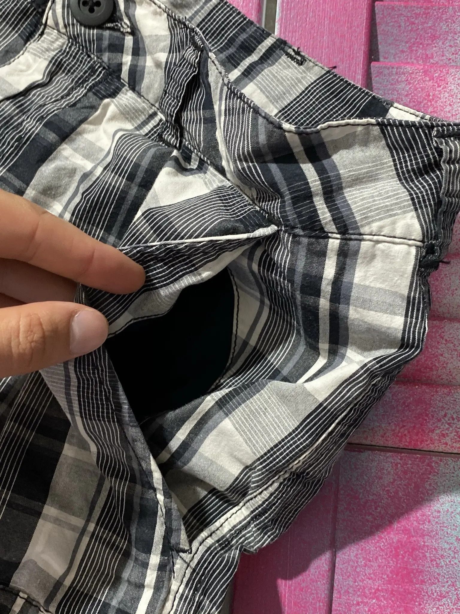 Nike Vintage Y2K Nike Cargo Check Shorts Size US 32 / EU 48 - 6 Thumbnail