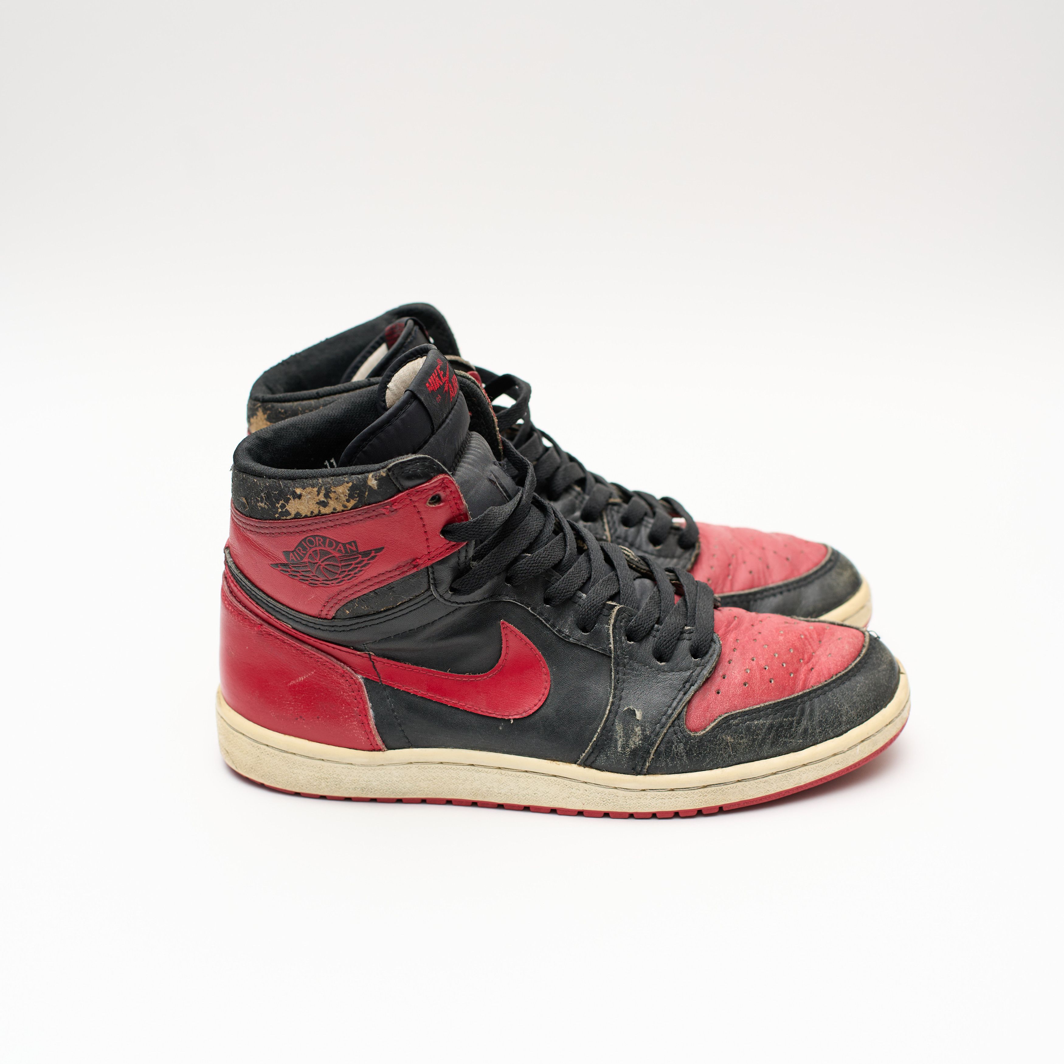 Jordan Brand 1985 Air Jordan Bred 1 OG Size US 11 / EU 44 - 2 Thumbnail