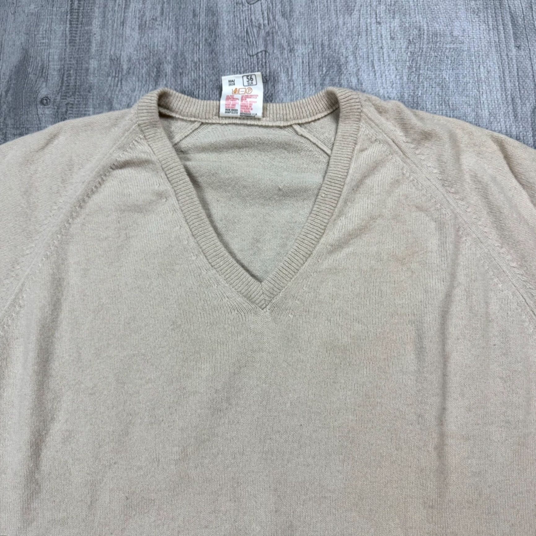 Vintage VINTAGE St. Michael Made in England 100% Lambswool V-Neck Sweater Men’s XL Beige Knit Classic 80s 90s Size US XL / EU 56 / 4 - 2 Thumbnail