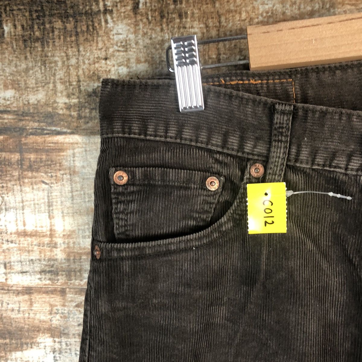 Levi's DLL Levis 702 Brown Corduroy cargo Pants #C012 Size US 31 - 7 Thumbnail