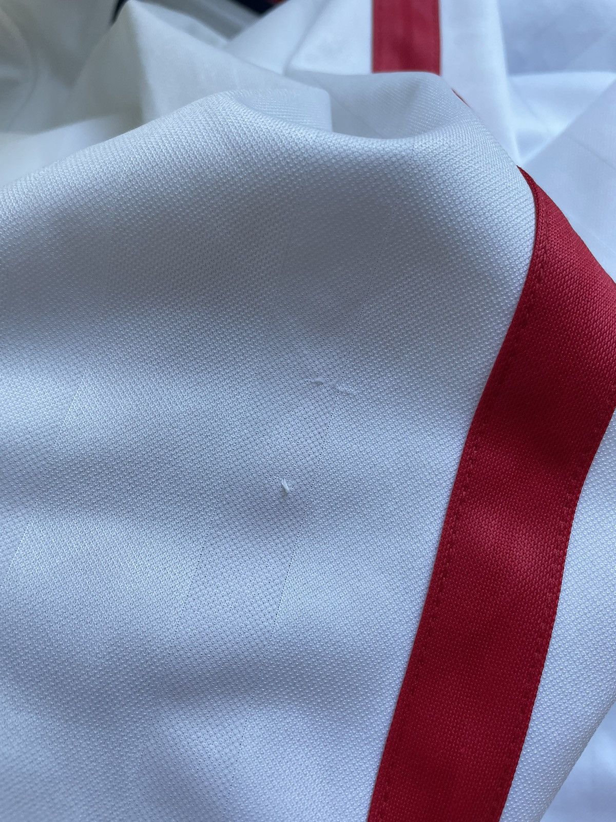 Umbro ENGLAND 2001 2003 HOME FOOTBALL SHIRT VINTAGE SOCCER JERSEY Size US XXL / EU 58 / 5 - 8 Thumbnail