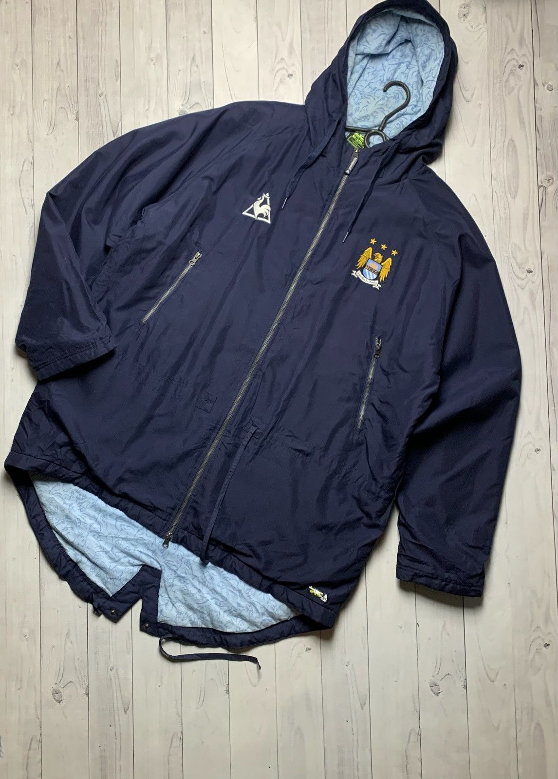 Vintage Vintage Le coq Manchester City soccer jacket parka size Xl Size US XL / EU 56 / 4 - 1 Thumbnail