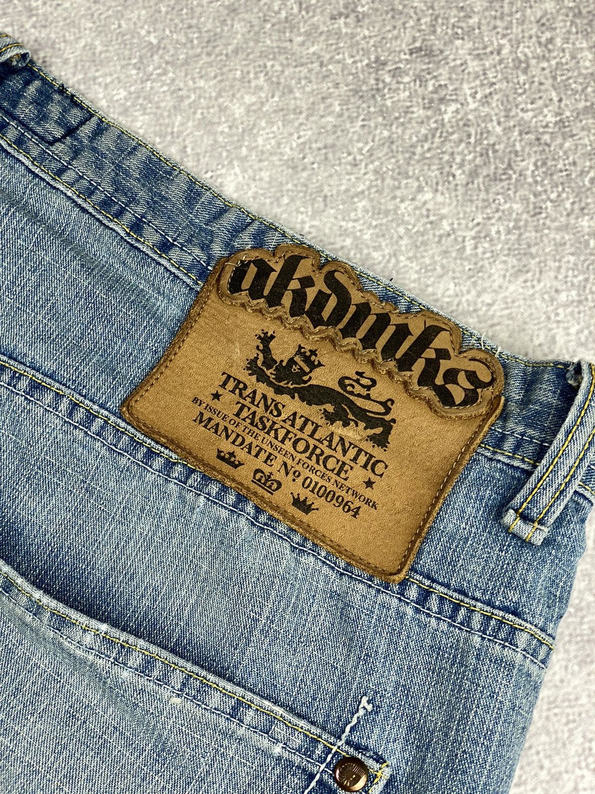 Vintage Akademiks baggy store jeans