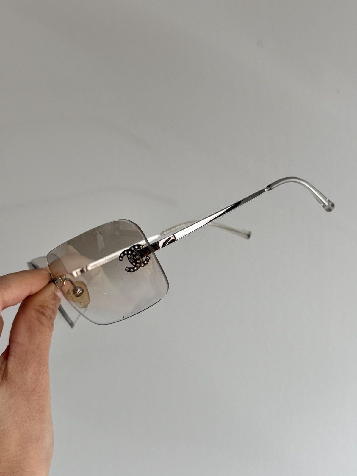 Chanel Chanel Sunglasses 4017-D Rhinestone Logo Rimless Vintage Size ONE SIZE - 2 Thumbnail